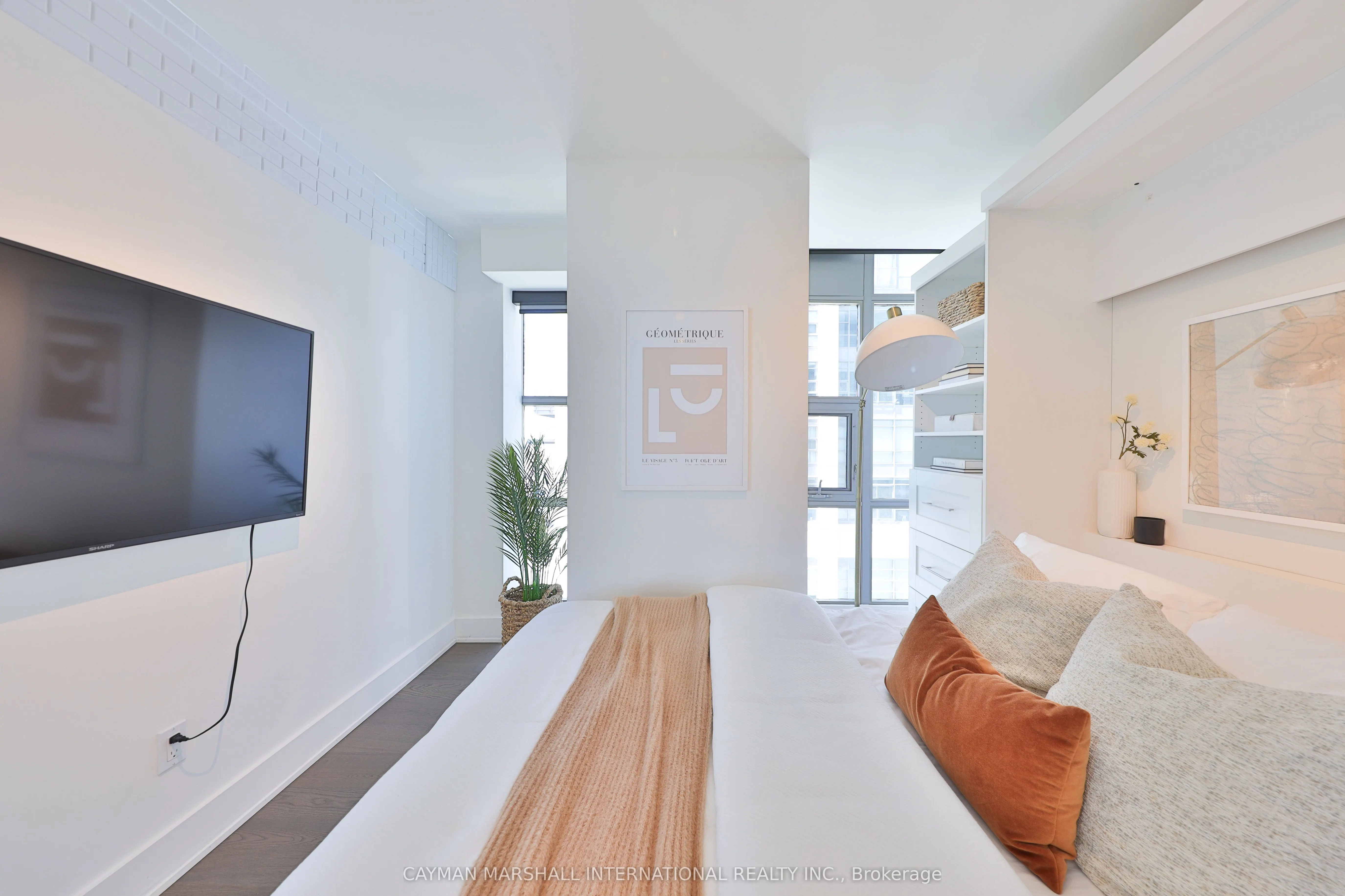 637 Lake Shore Boulevard W, #627
