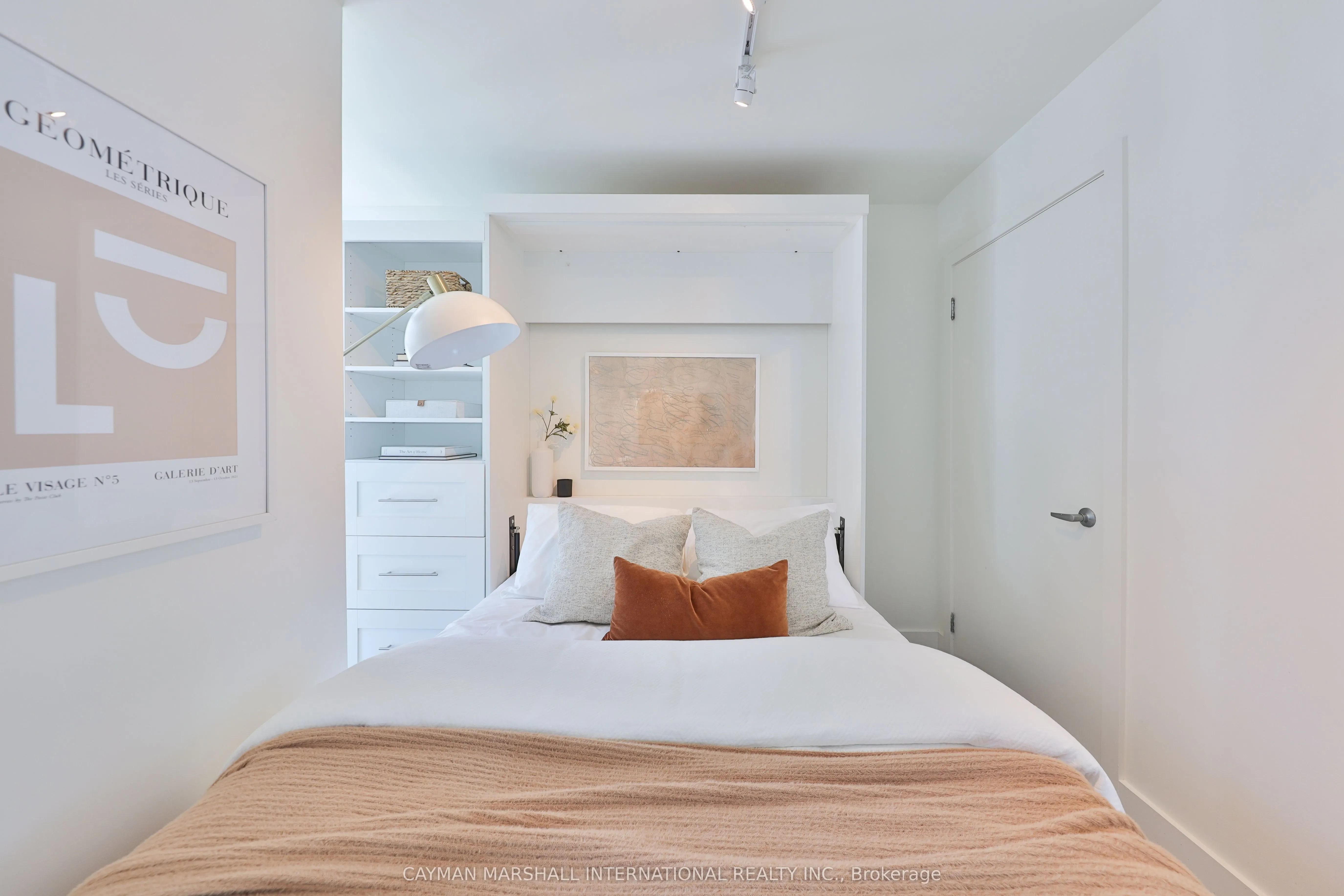 637 Lake Shore Boulevard W, #627