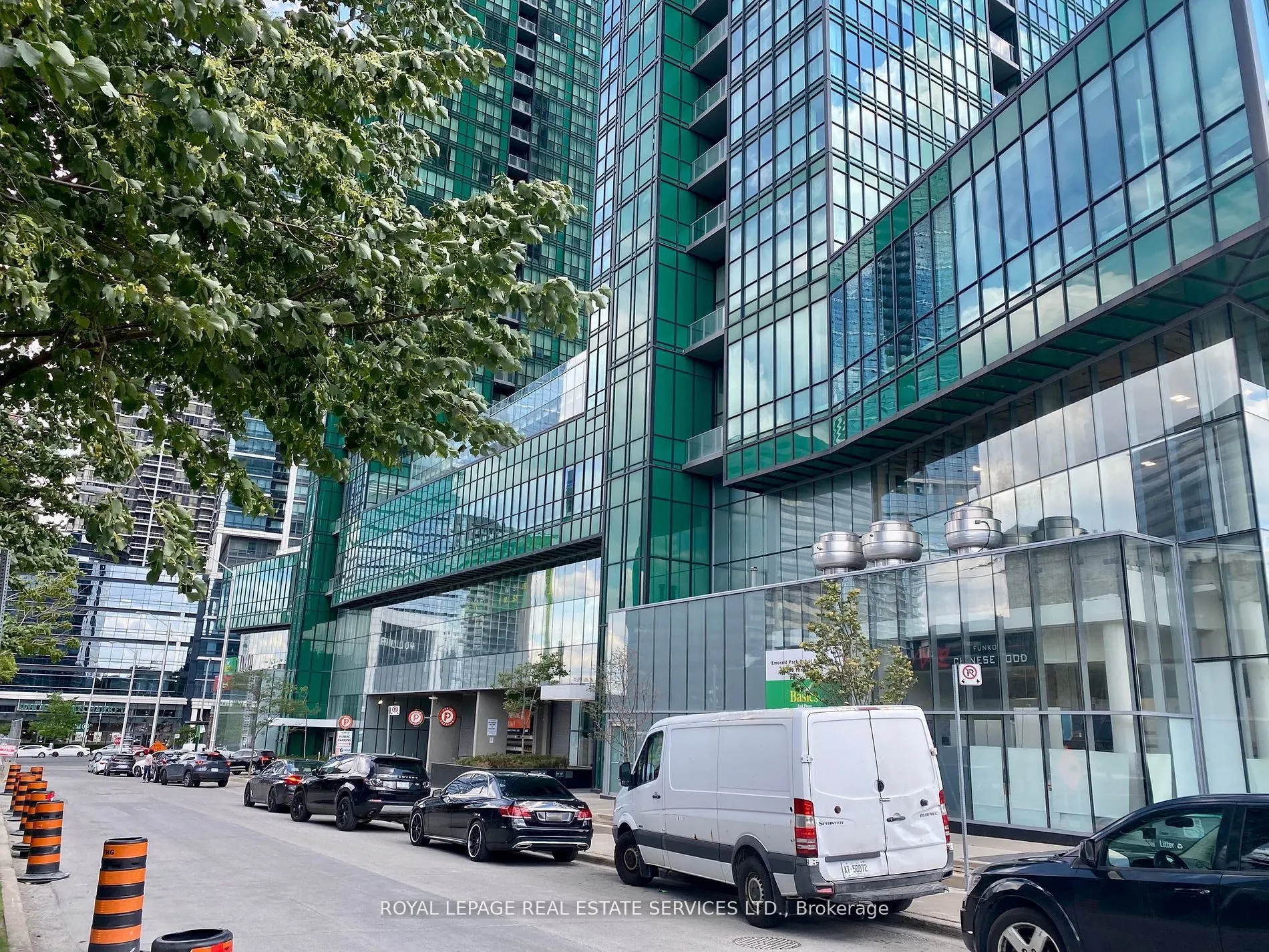 4750 Yonge Street, #144