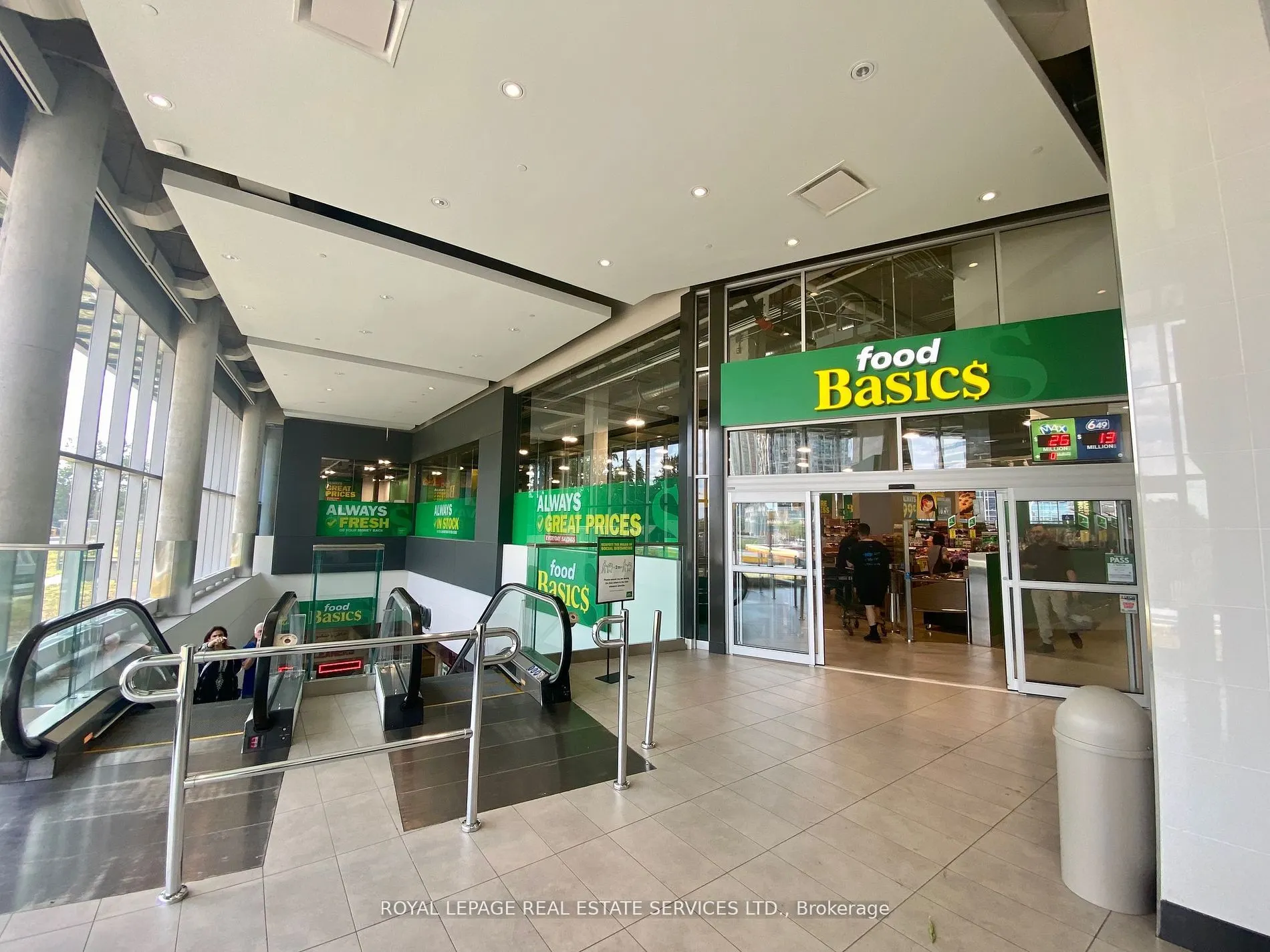 4750 Yonge Street, #144
