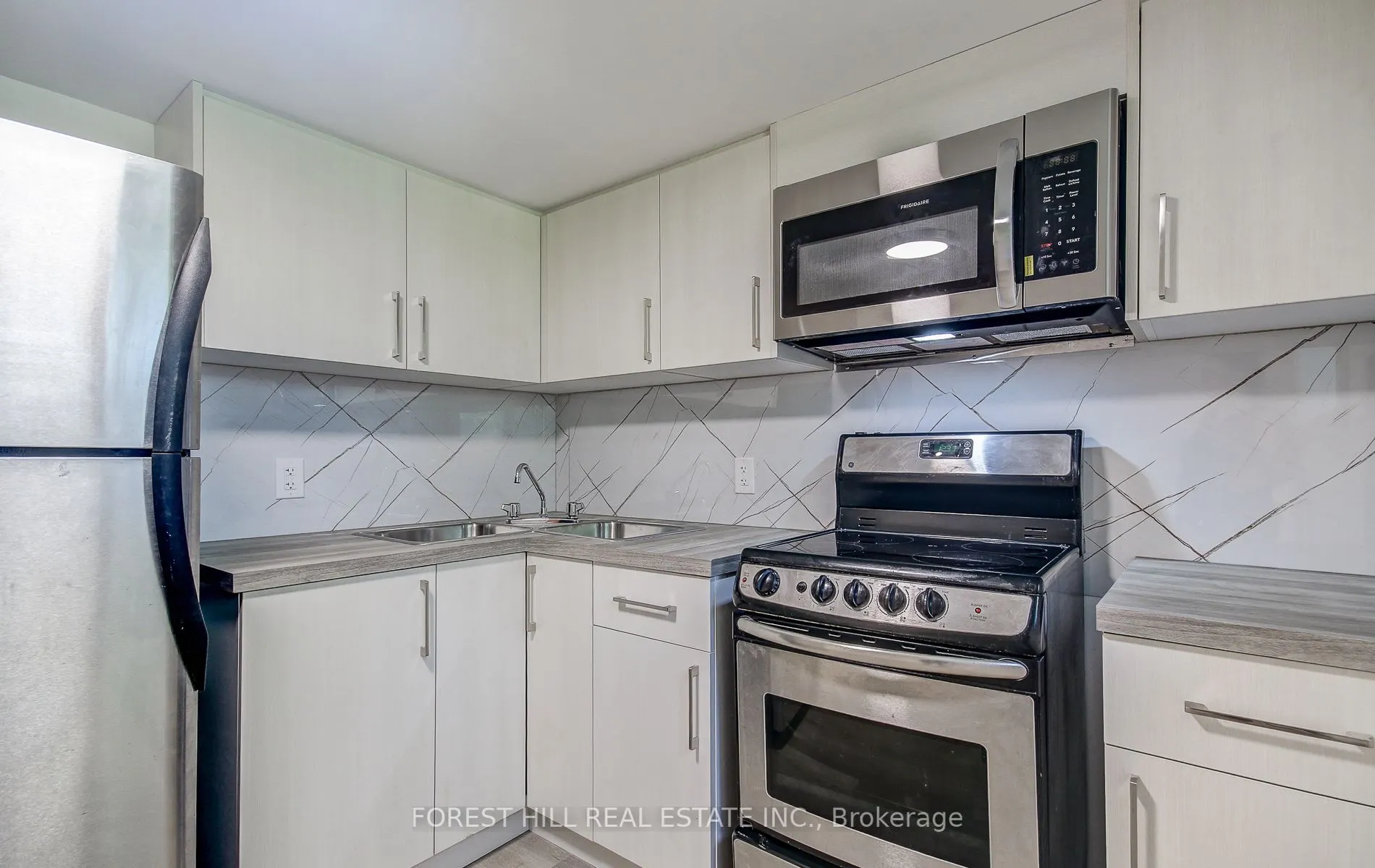32 Laurelcrest Avenue, #Lower