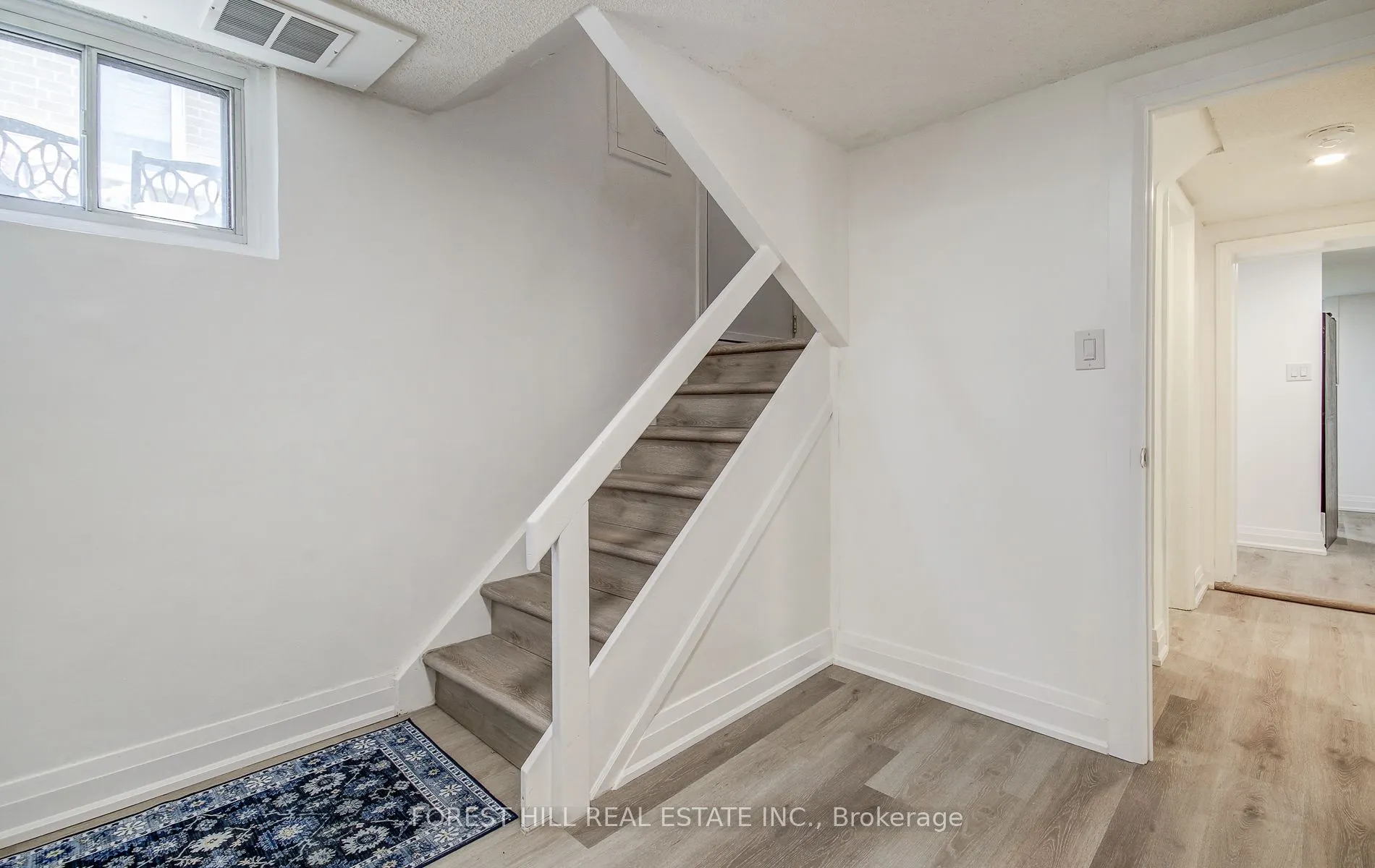 32 Laurelcrest Avenue, #Lower