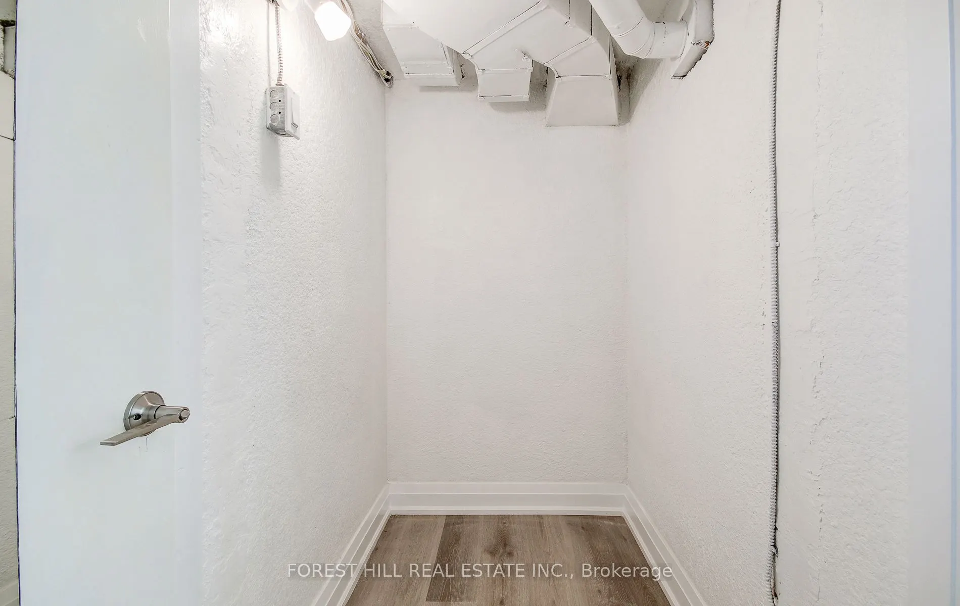 32 Laurelcrest Avenue, #Lower