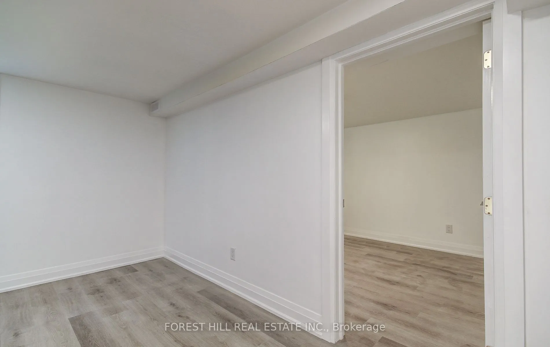 32 Laurelcrest Avenue, #Lower
