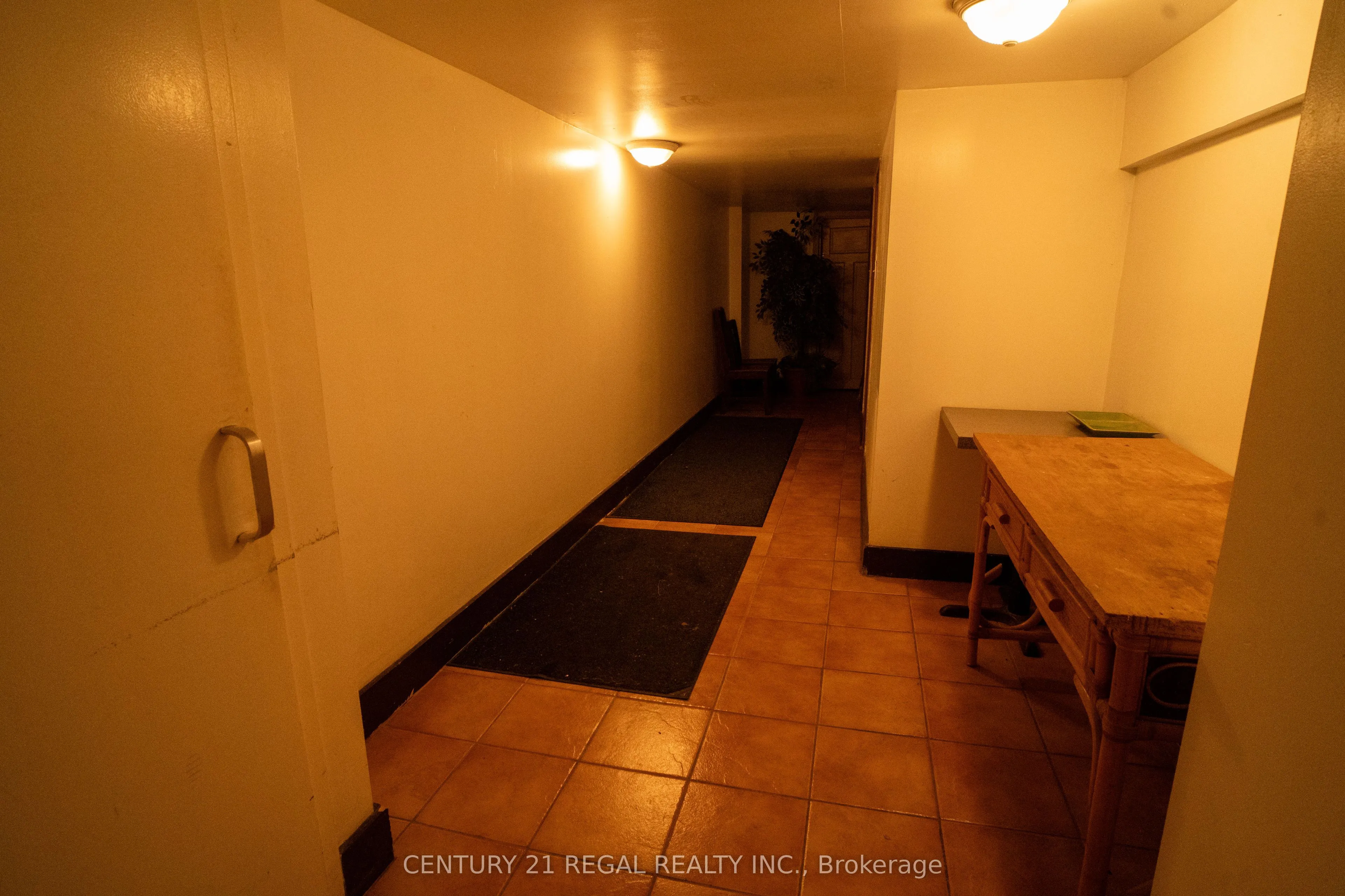 736 St. Clair Avenue W