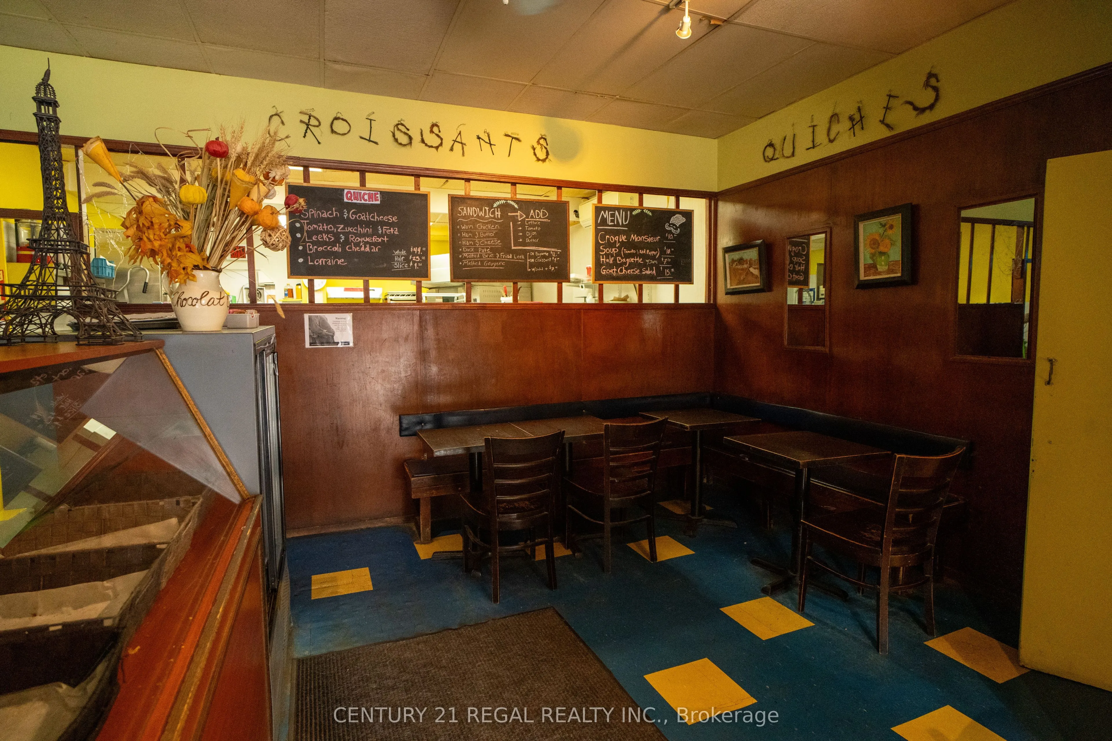 736 St. Clair Avenue W