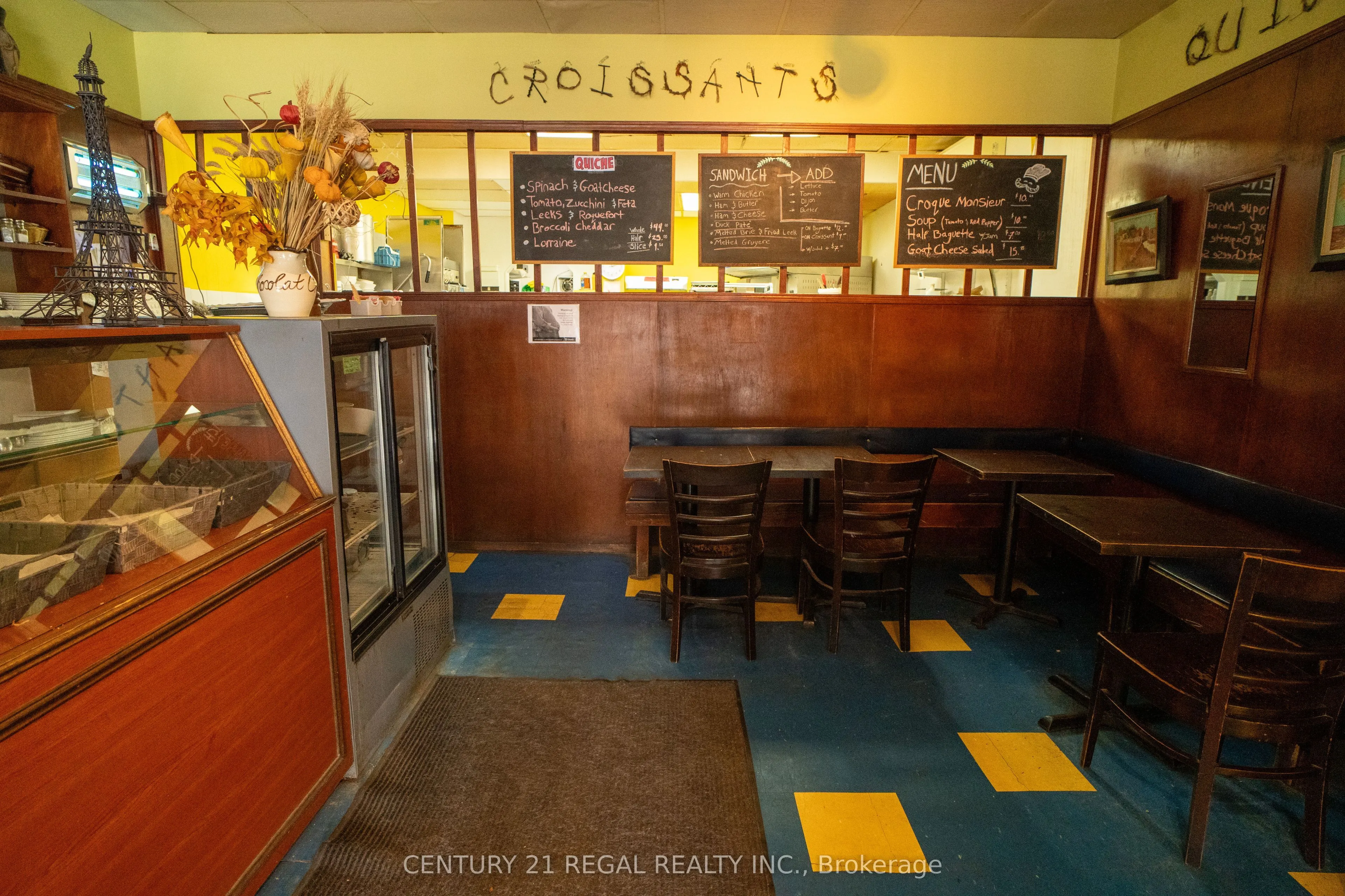 736 St. Clair Avenue W