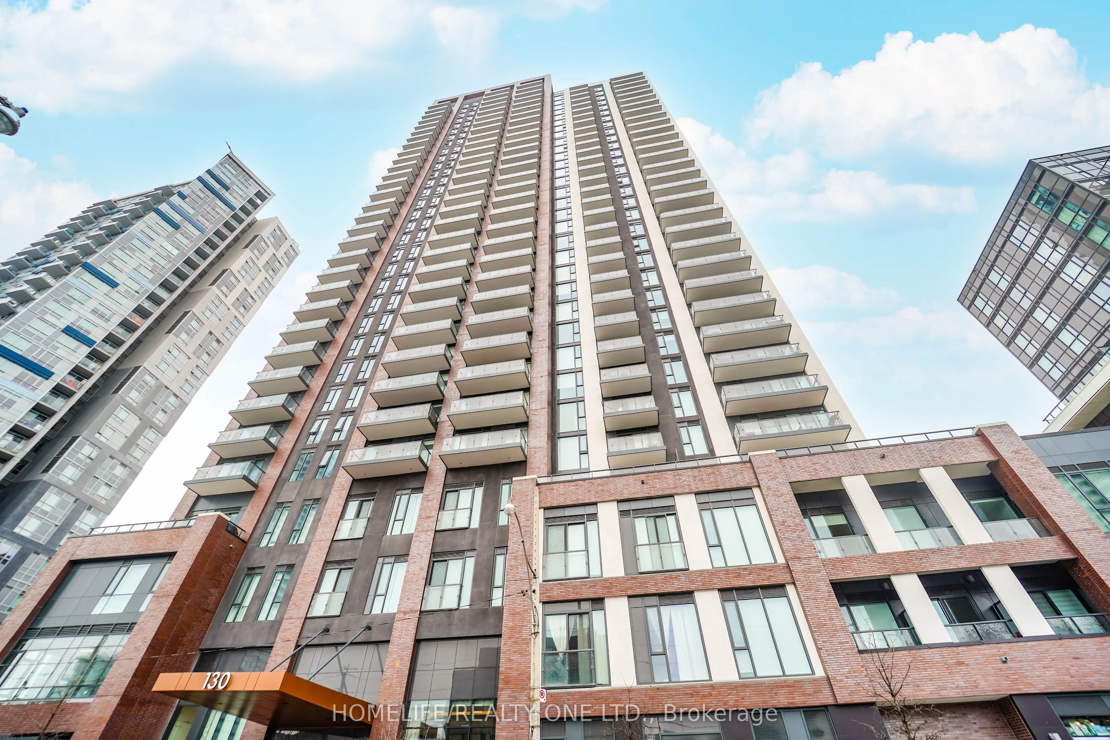 130 River Street, #2002