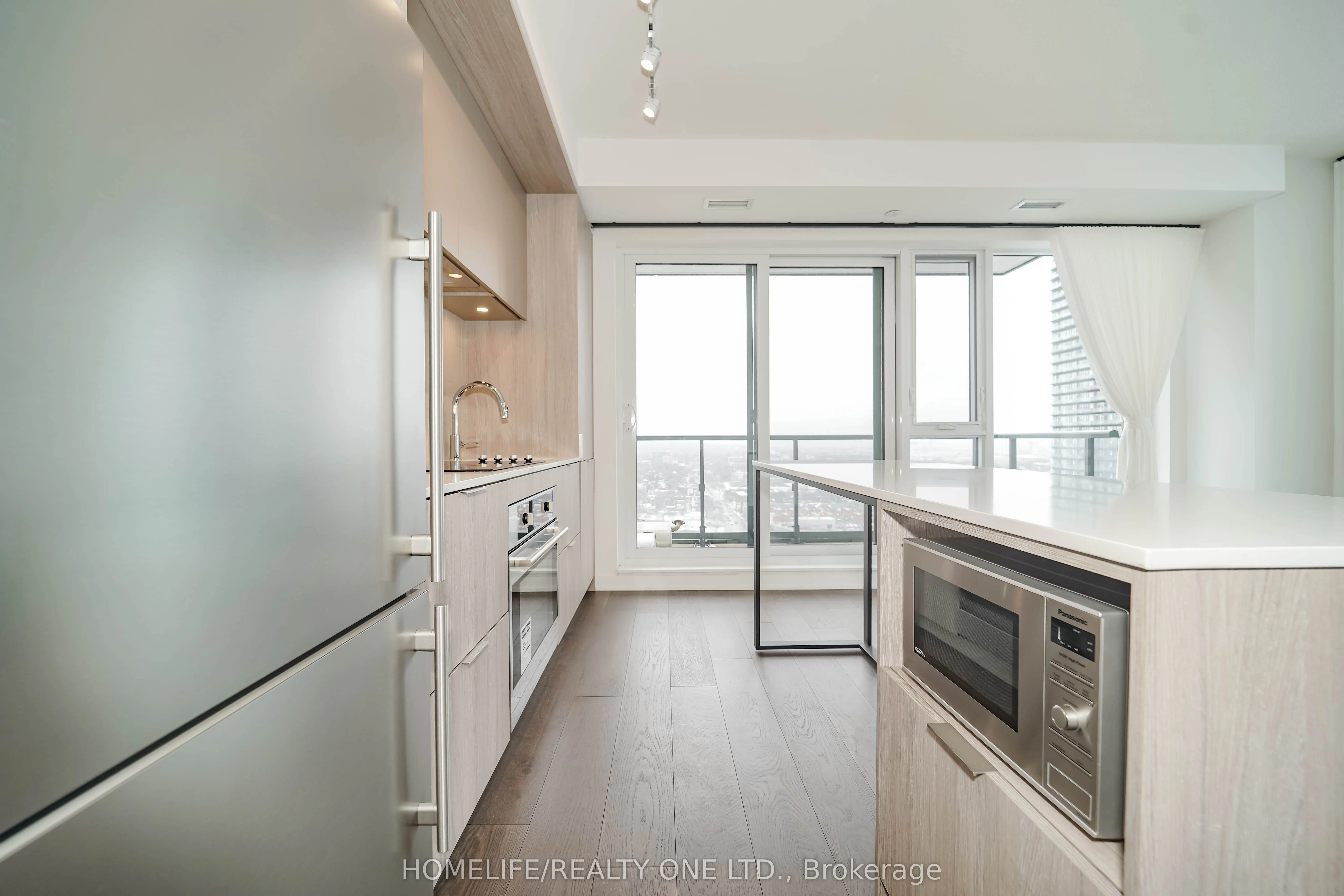 130 River Street, #2002