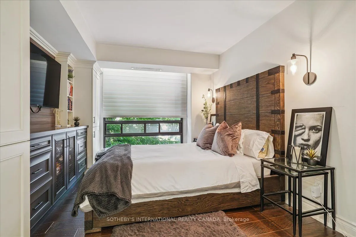 449 Walmer Road, #302
