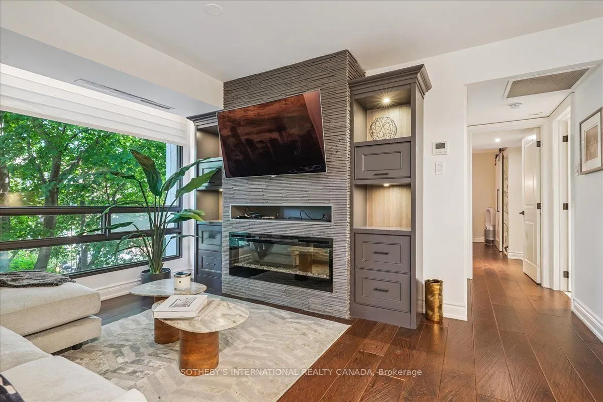 449 Walmer Road, #302