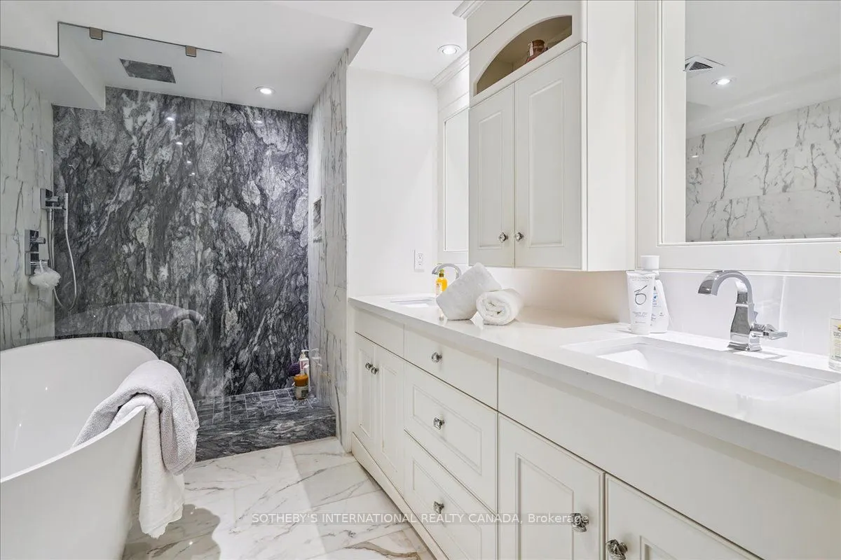 449 Walmer Road, #302
