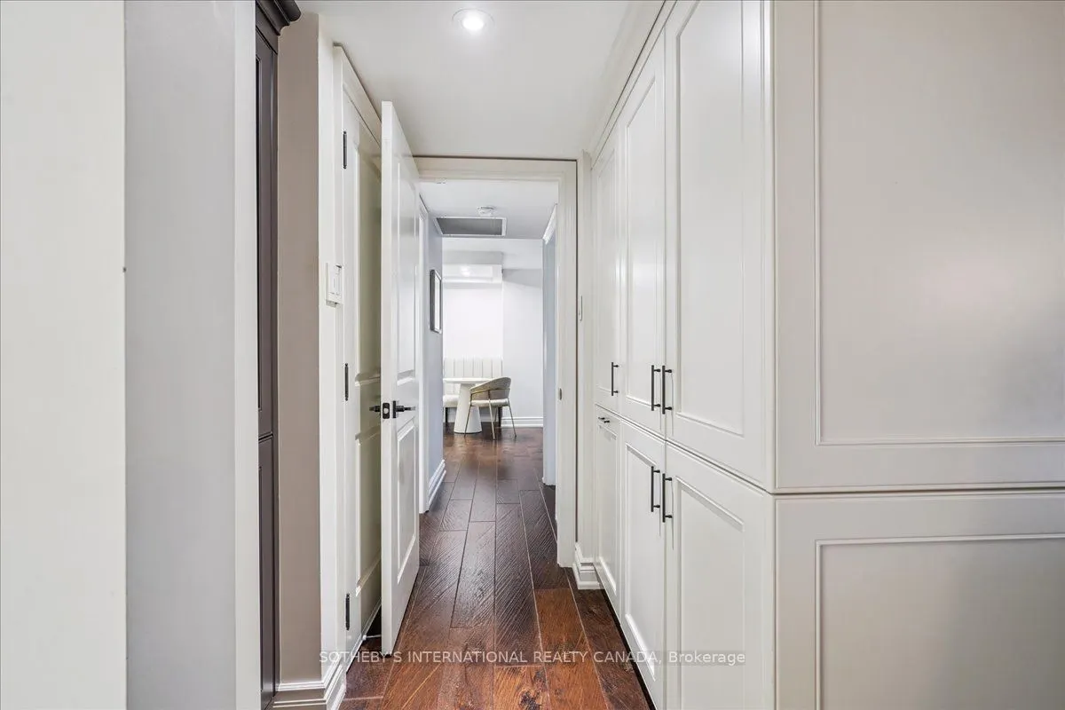 449 Walmer Road, #302