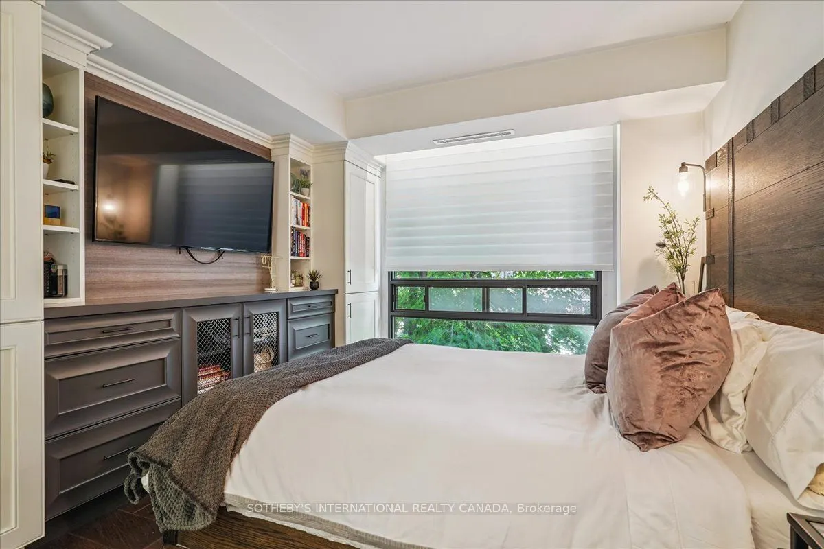 449 Walmer Road, #302