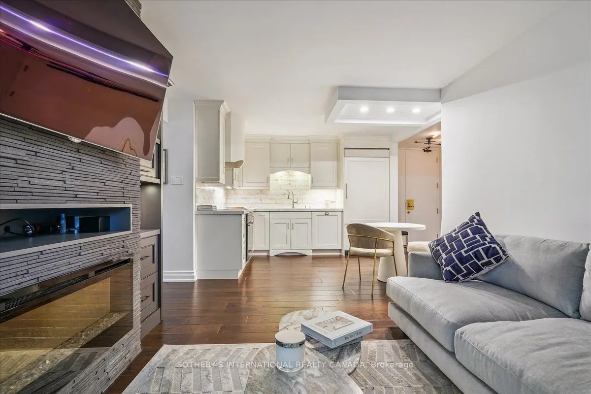 449 Walmer Road, #302