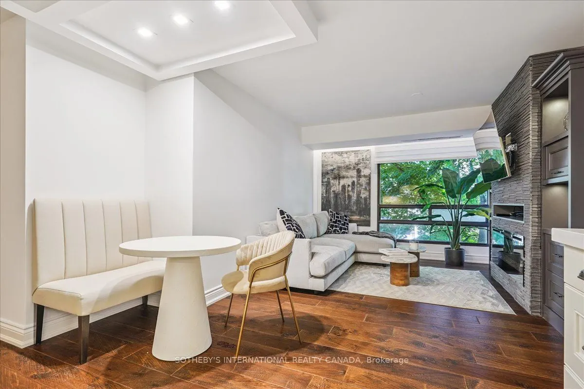 449 Walmer Road, #302