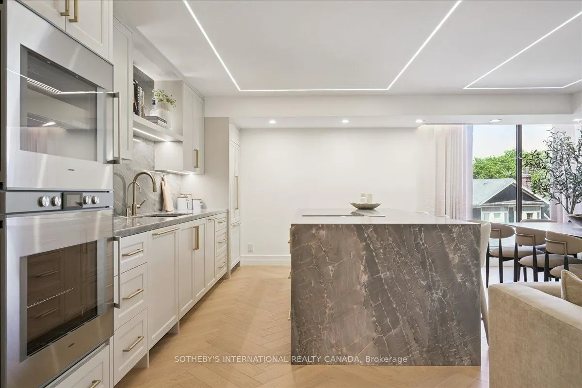 449 Walmer Road, #301