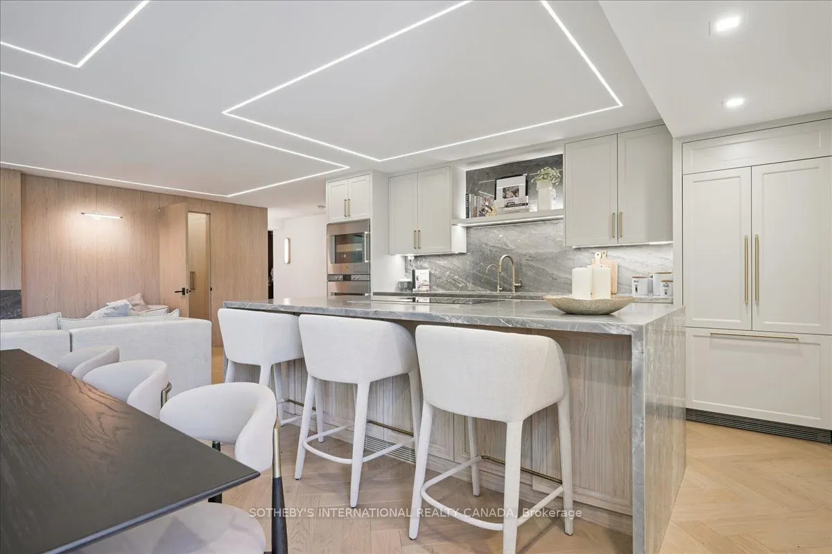 449 Walmer Road, #301