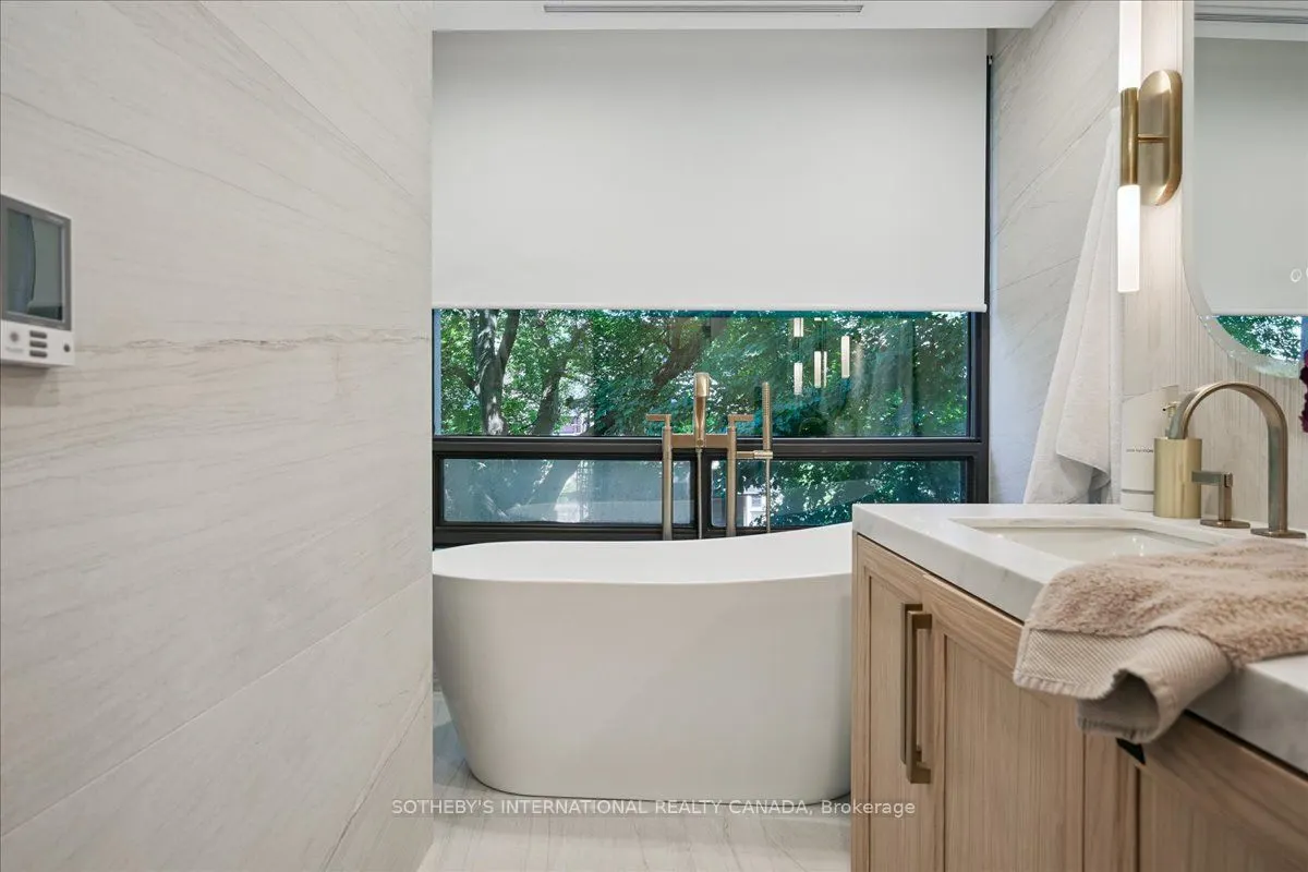 449 Walmer Road, #301