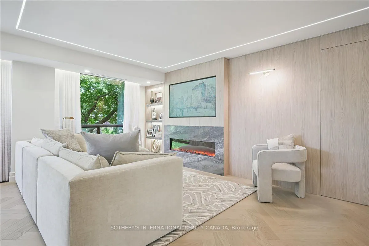 449 Walmer Road, #301