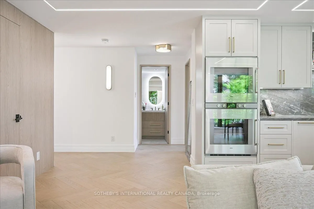 449 Walmer Road, #301