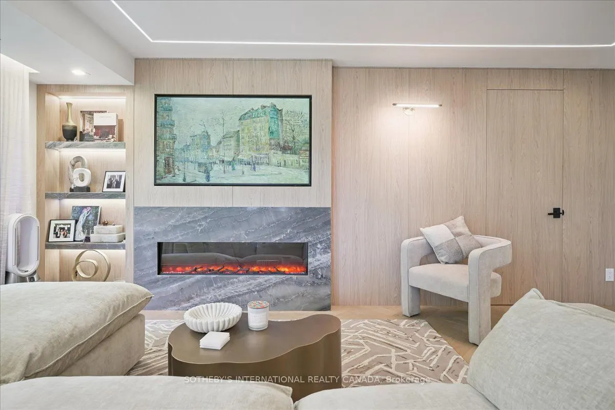 449 Walmer Road, #301