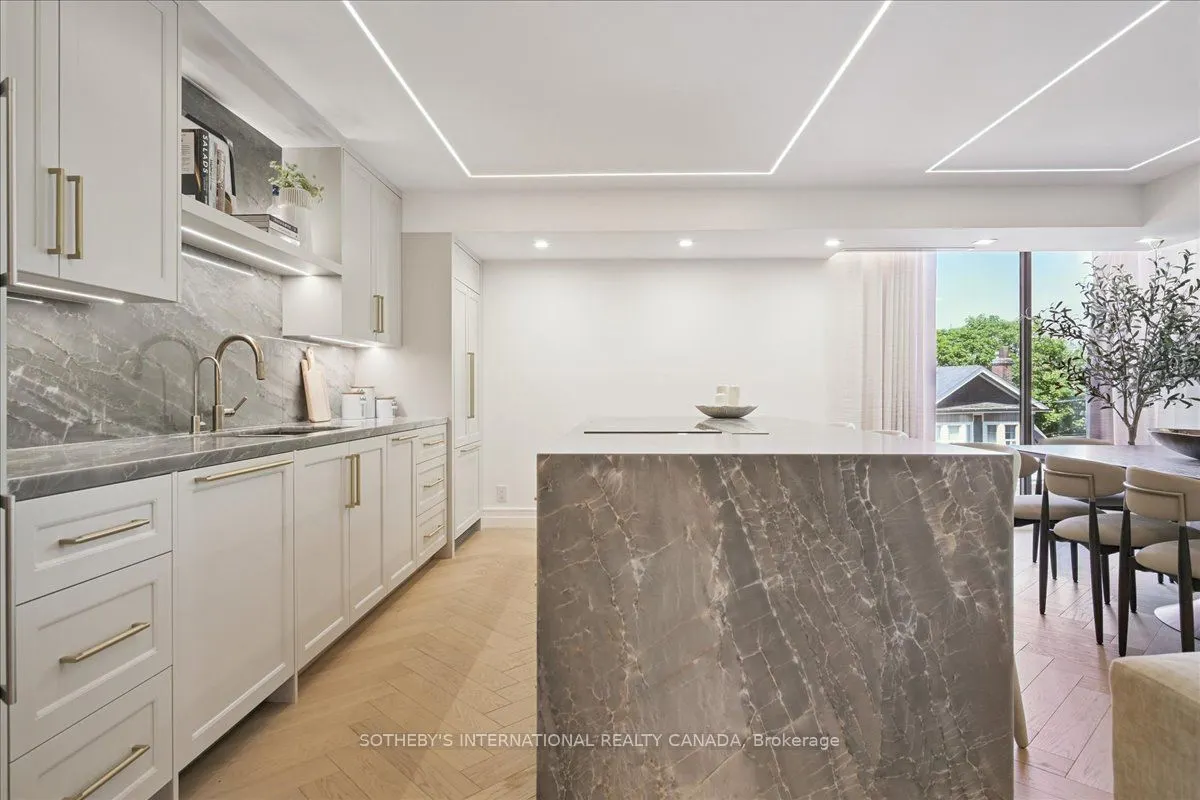 449 Walmer Road, #301