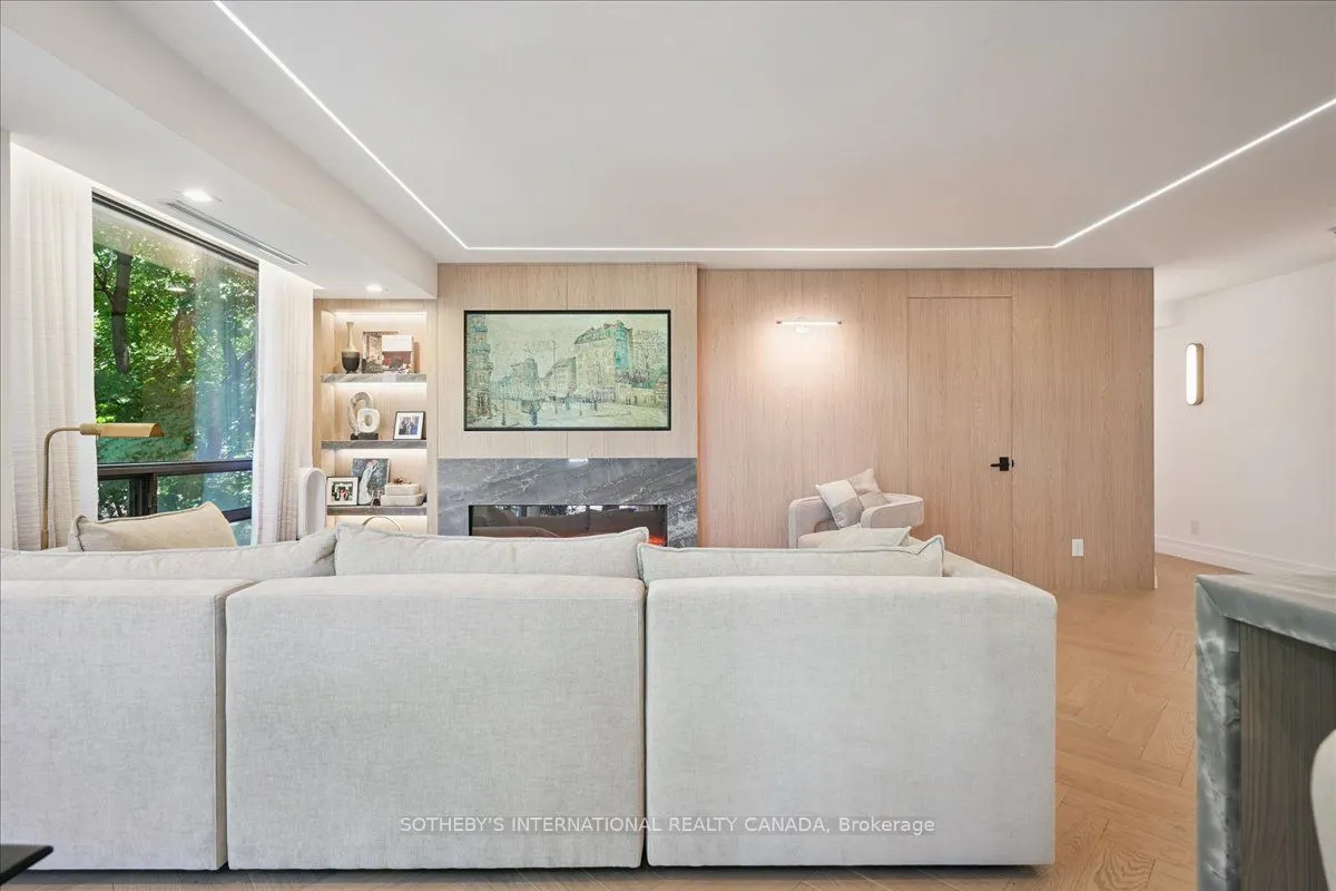 449 Walmer Road, #301