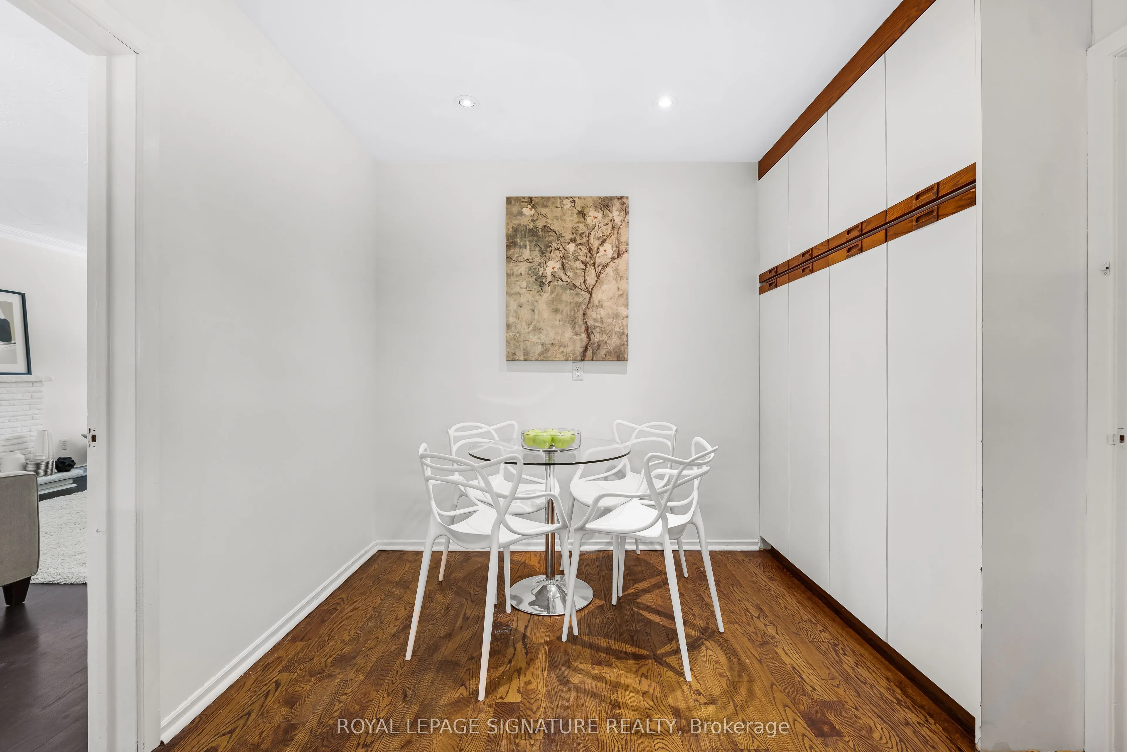 24 Ealing Drive