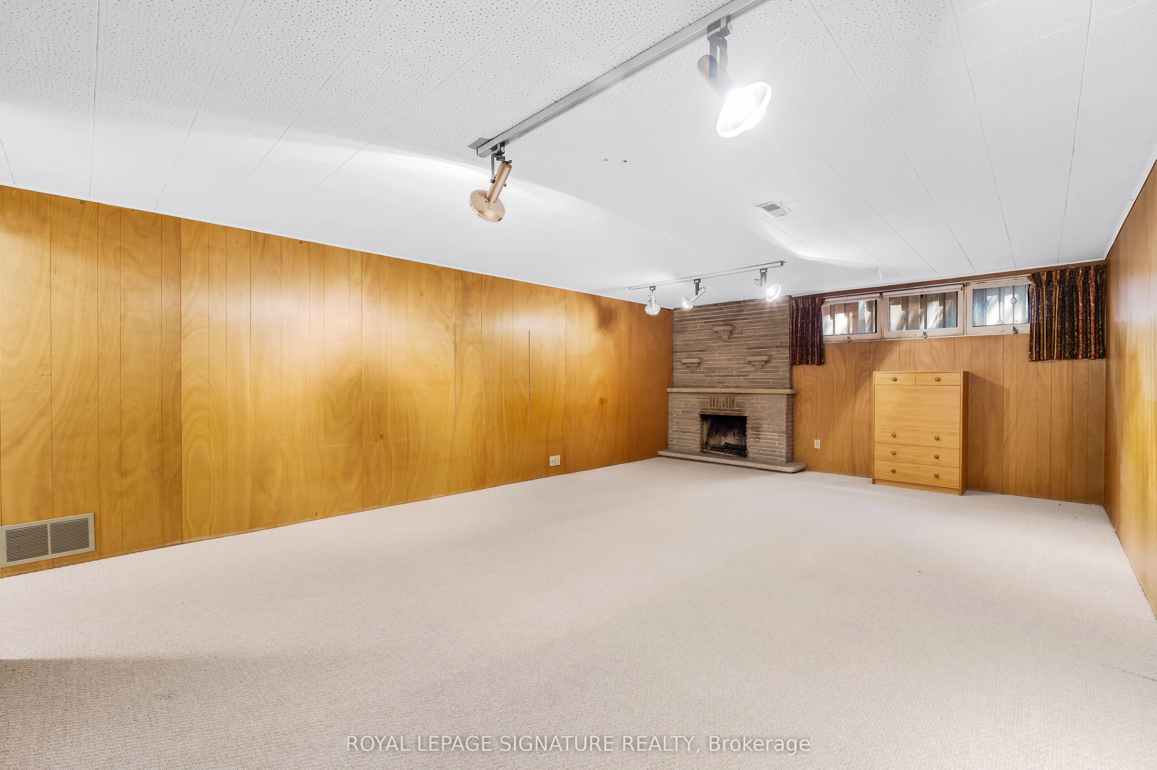 24 Ealing Drive
