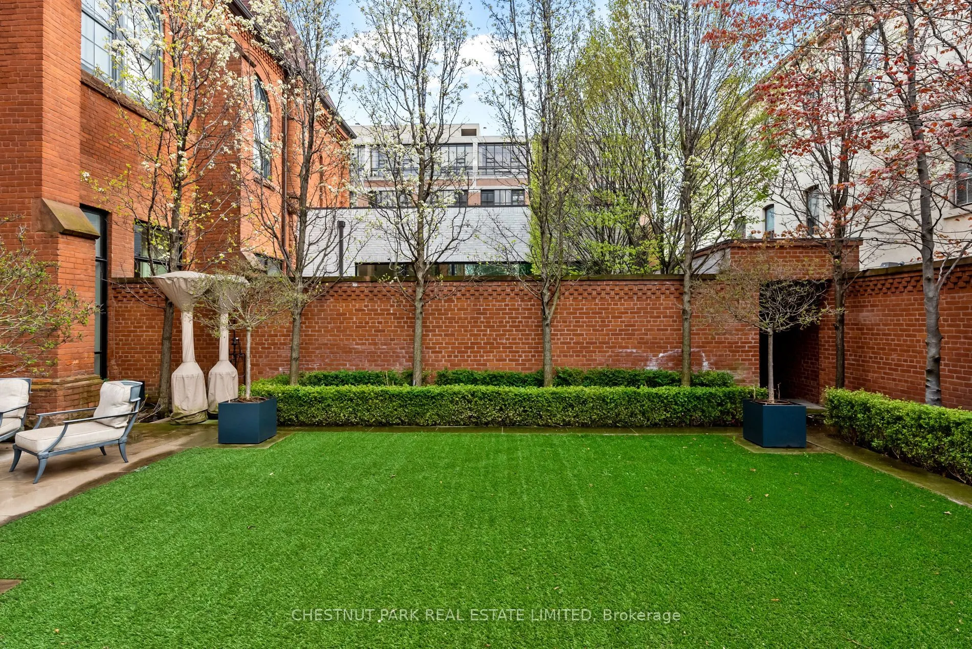 310 Palmerston Boulevard