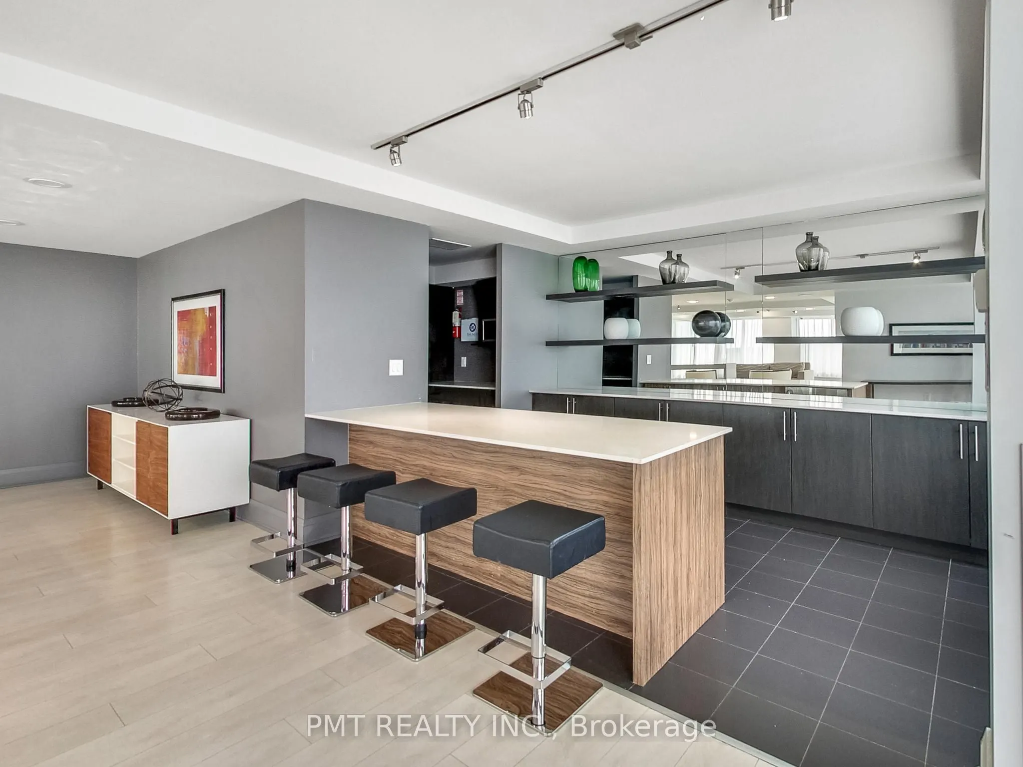 125 Western Battery Road, #209