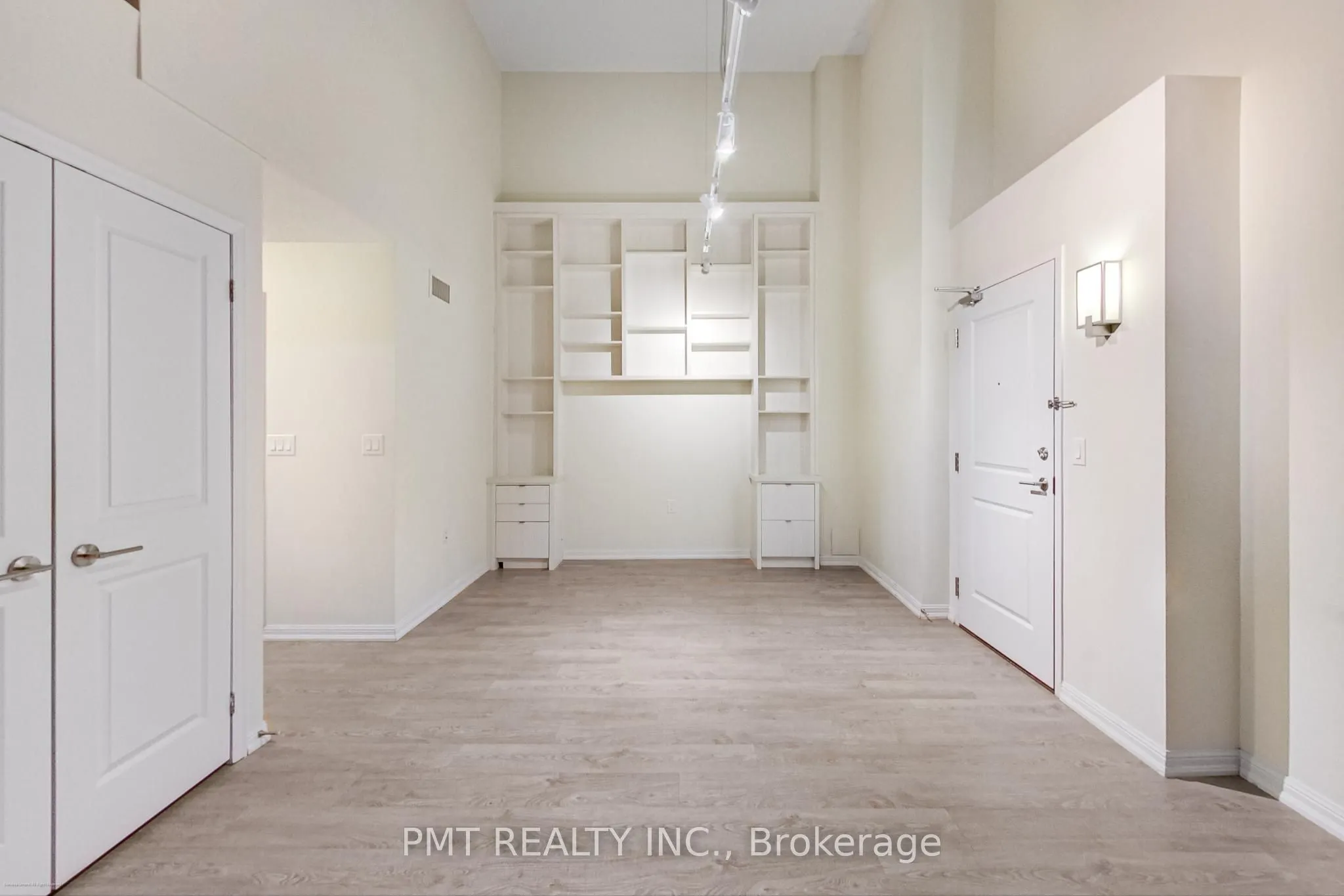 125 Western Battery Road, #209