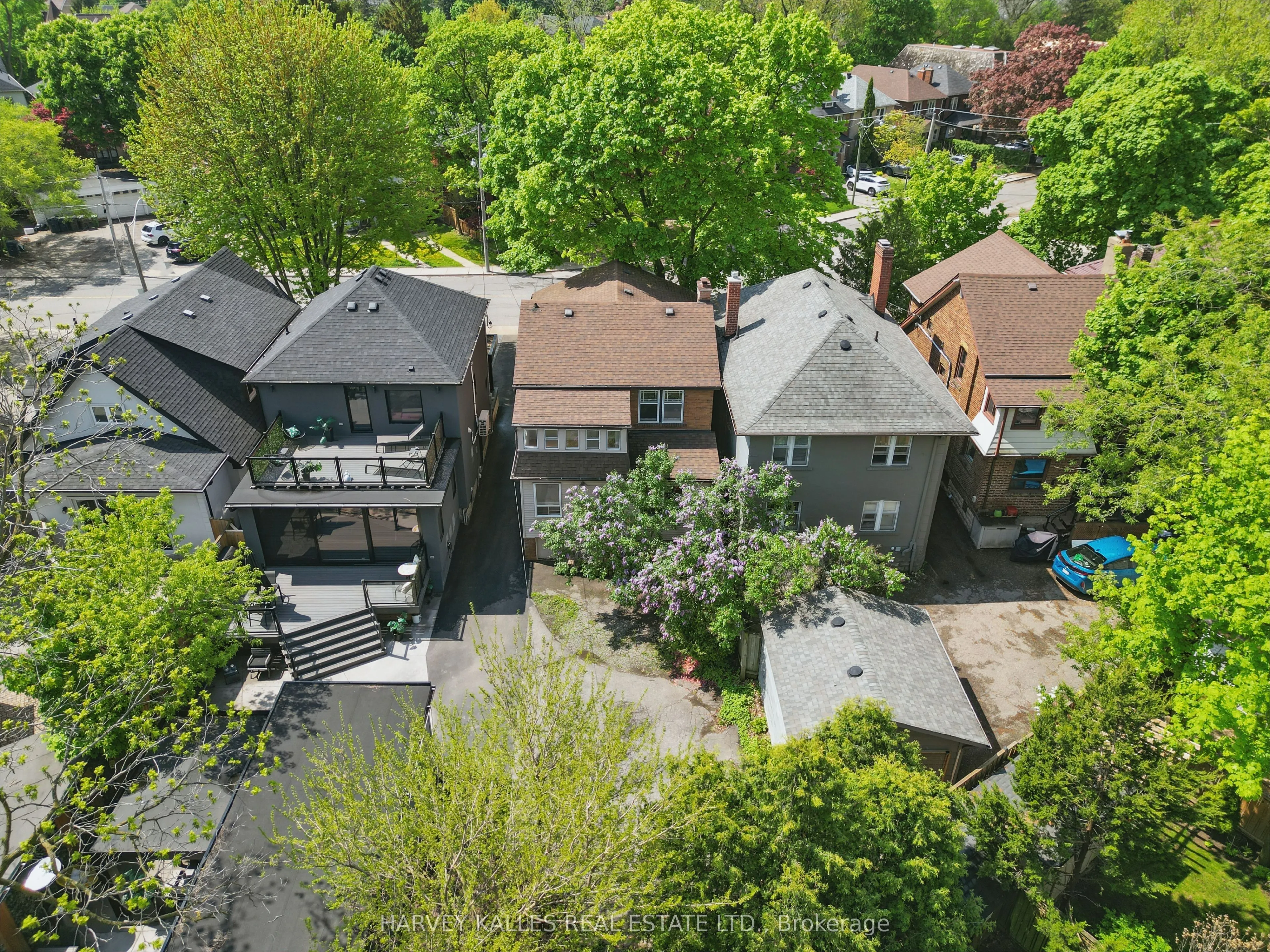 24 Yonge Boulevard