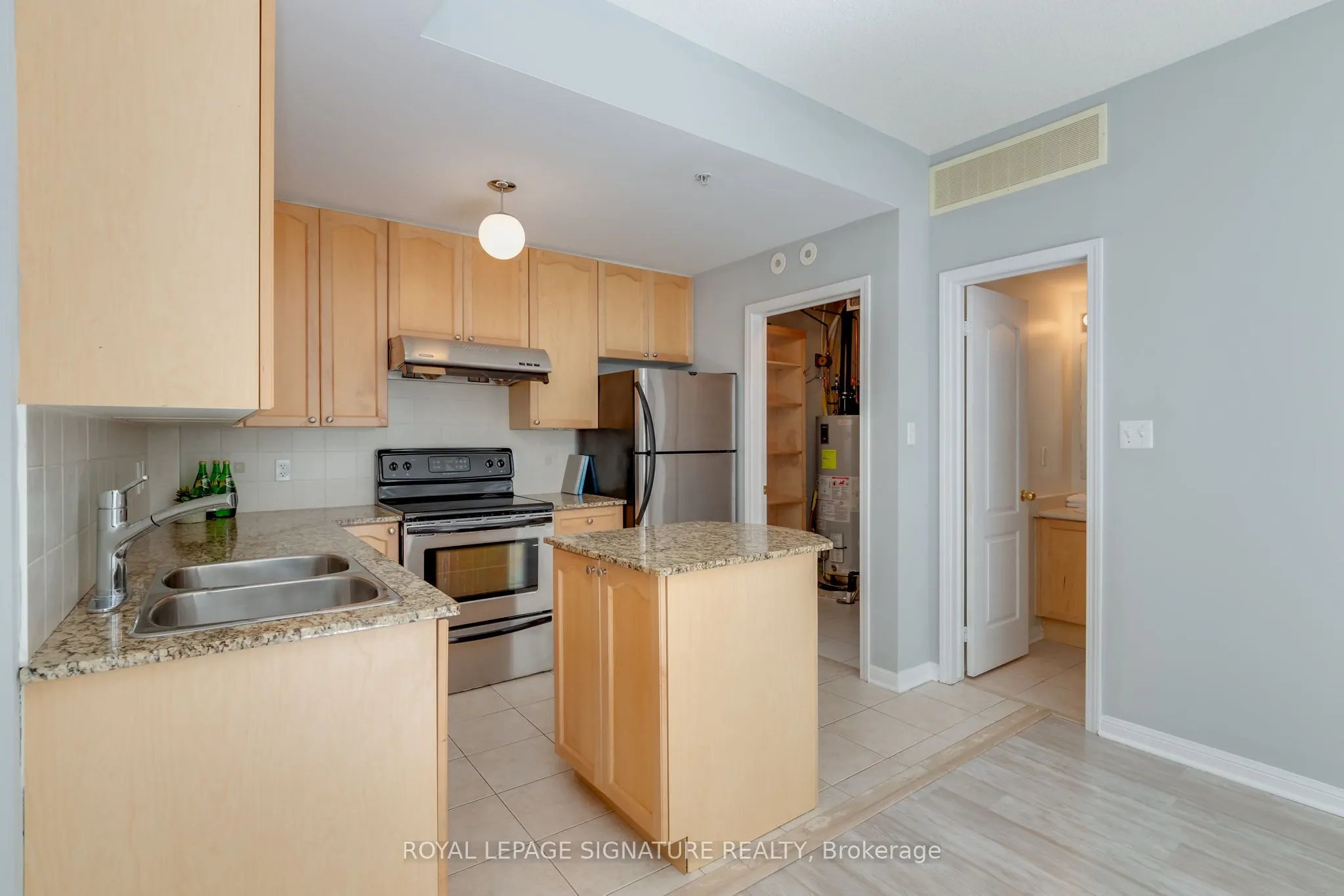 78 Carr Street, #39