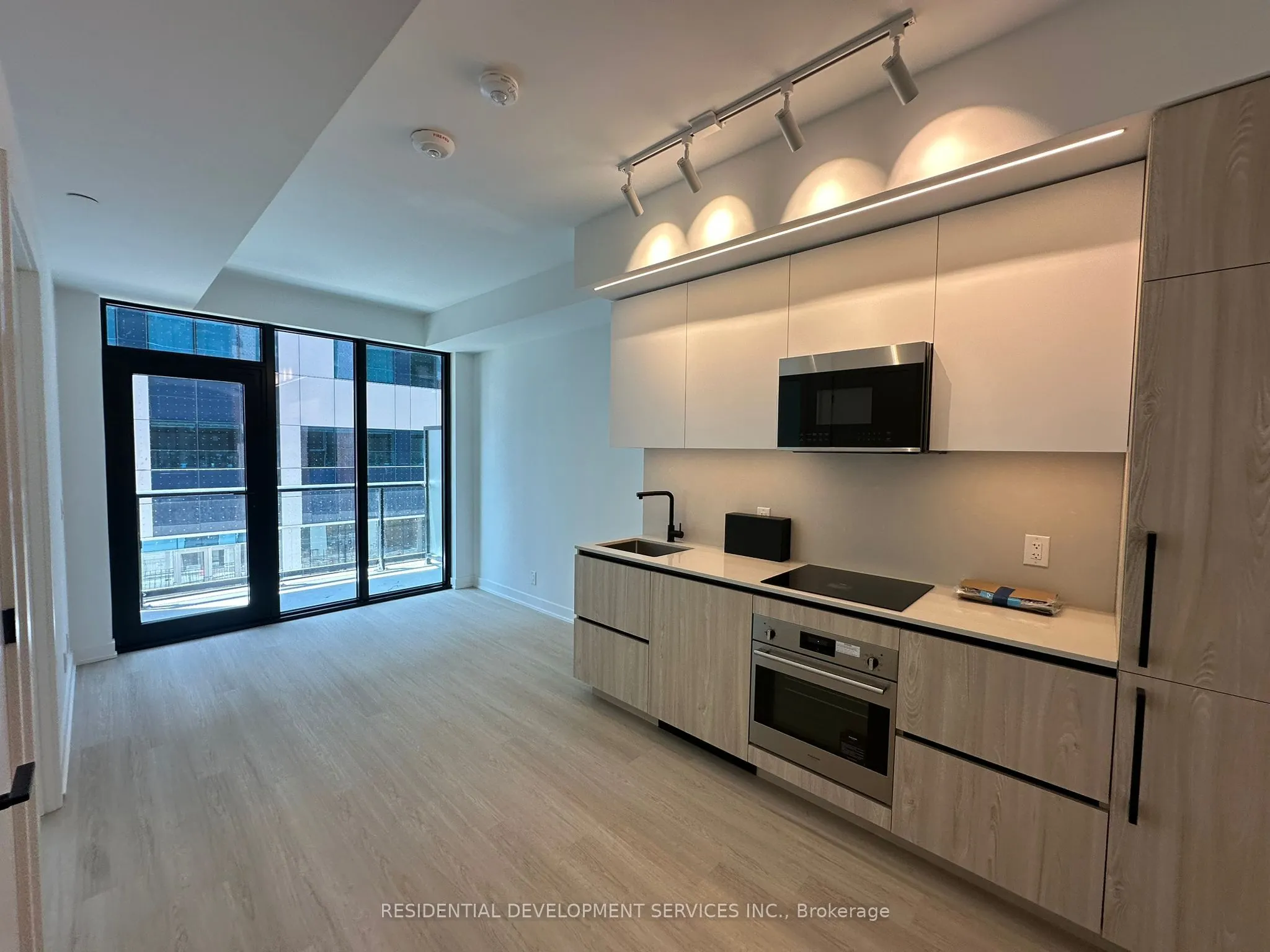 699 Sheppard Avenue E, #311