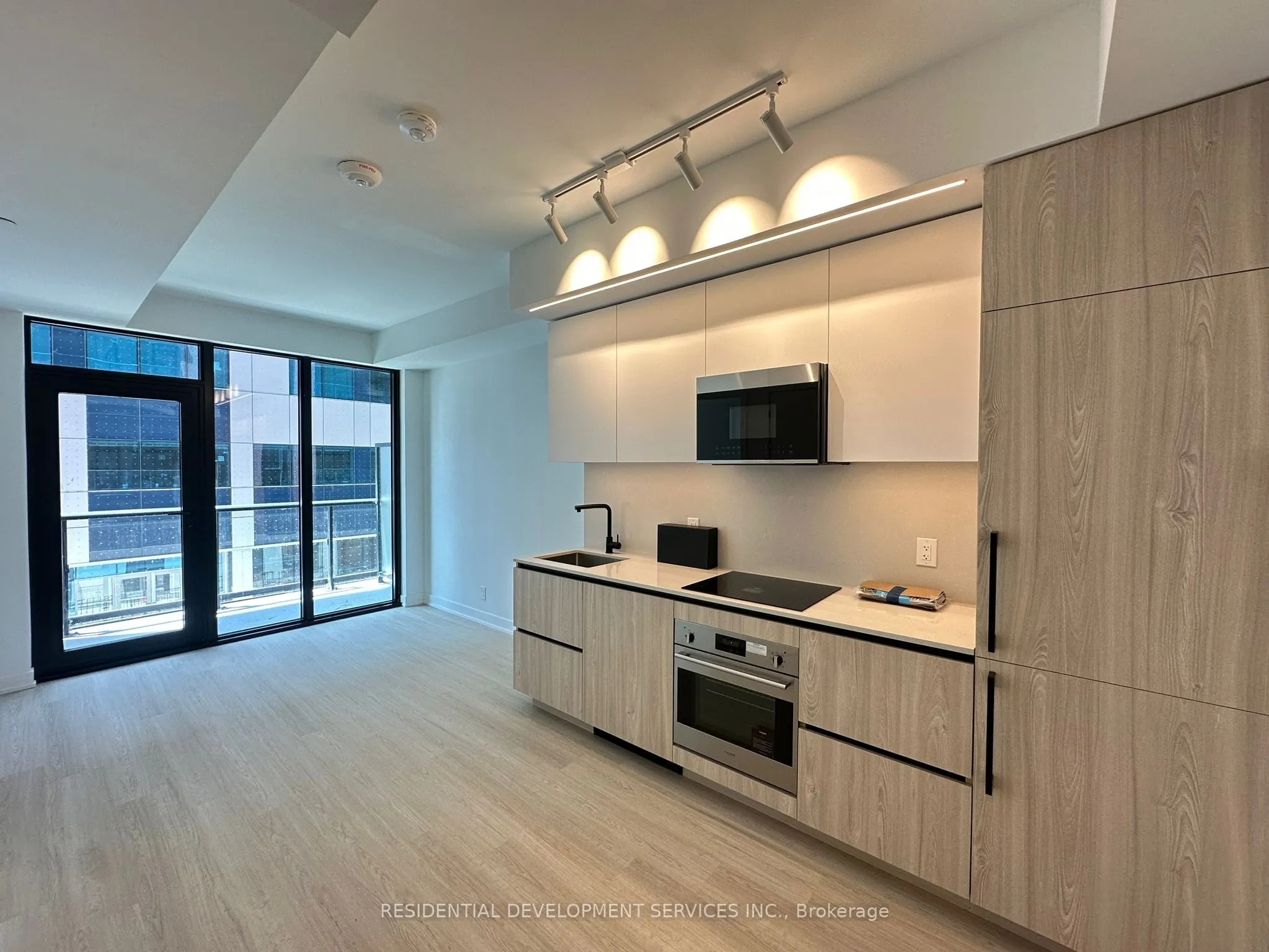 699 Sheppard Avenue E, #311