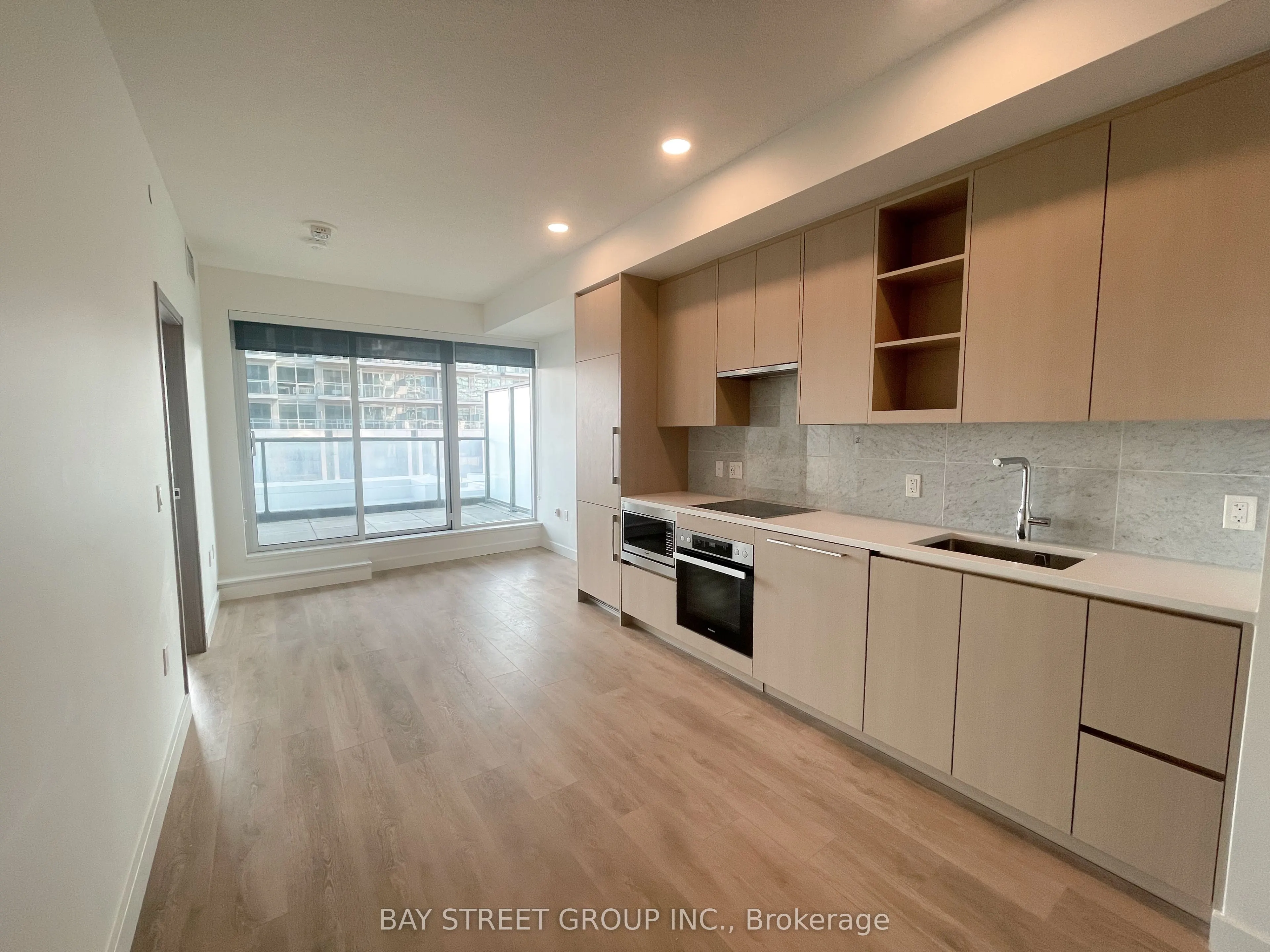 85 Mcmahon Drive, #707