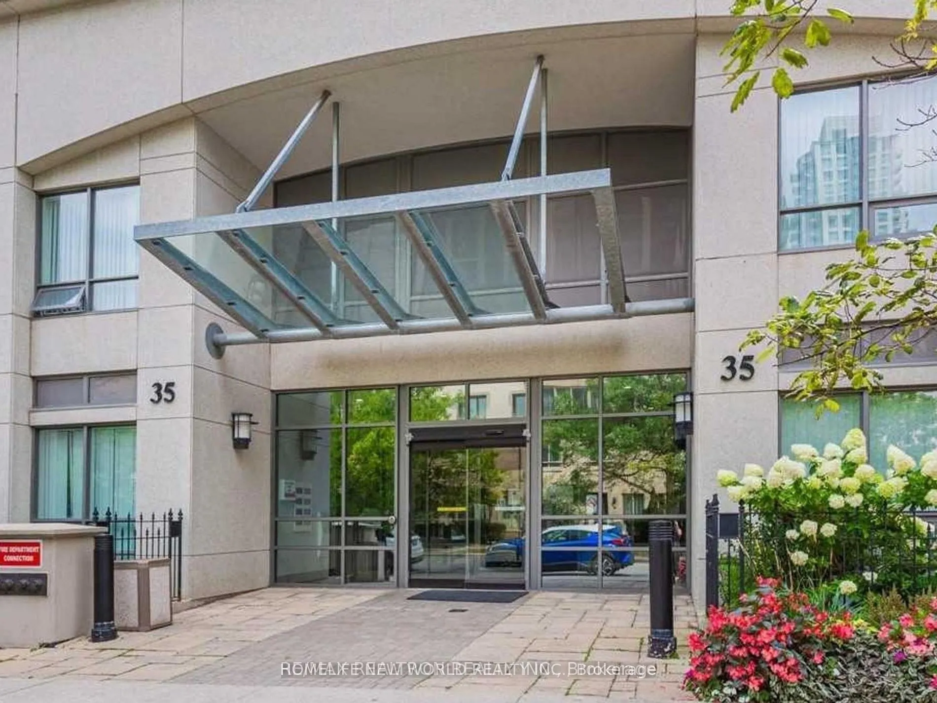 35 Hollywood Avenue, #619