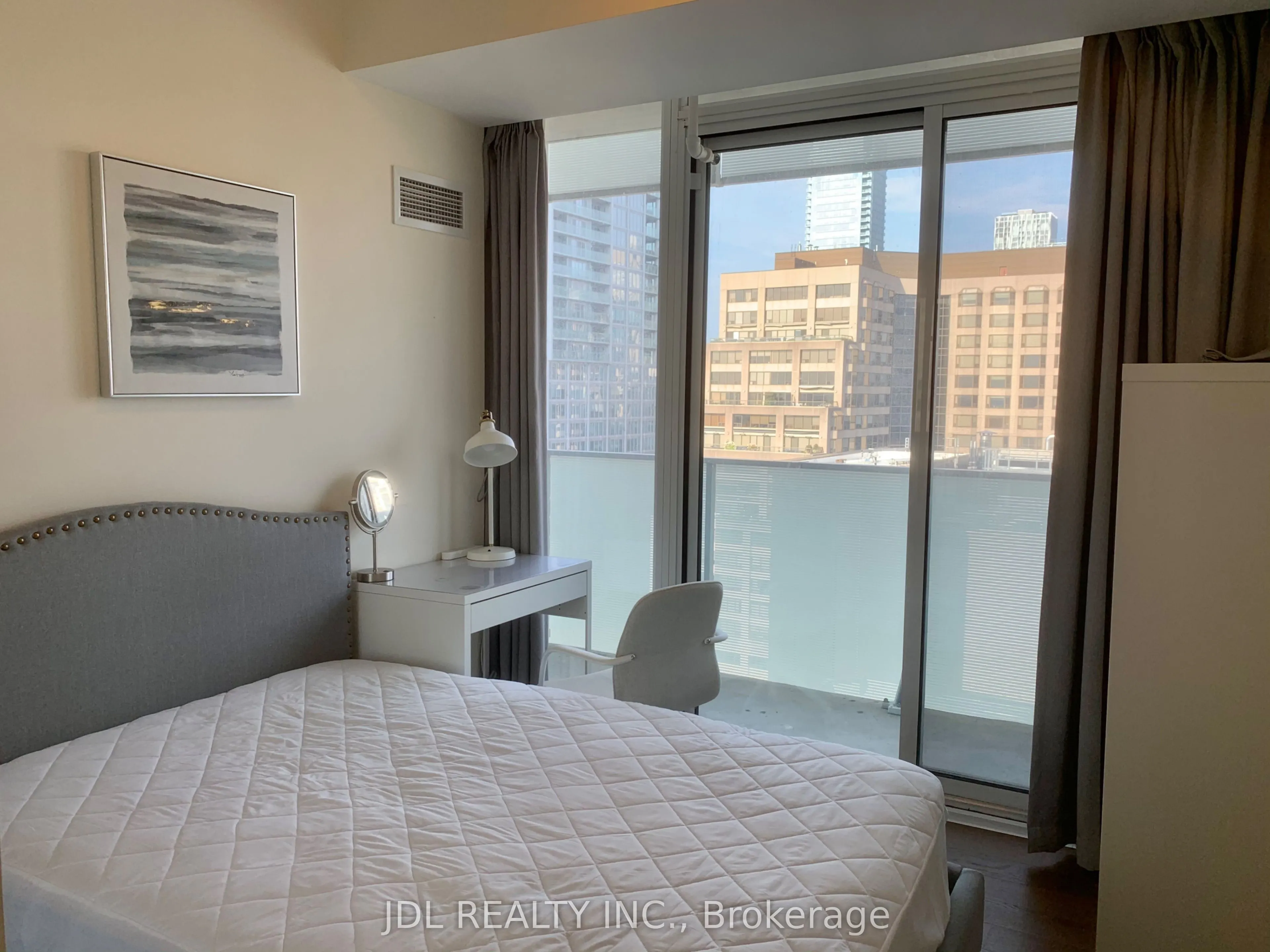 200 Bloor Street W, #2204