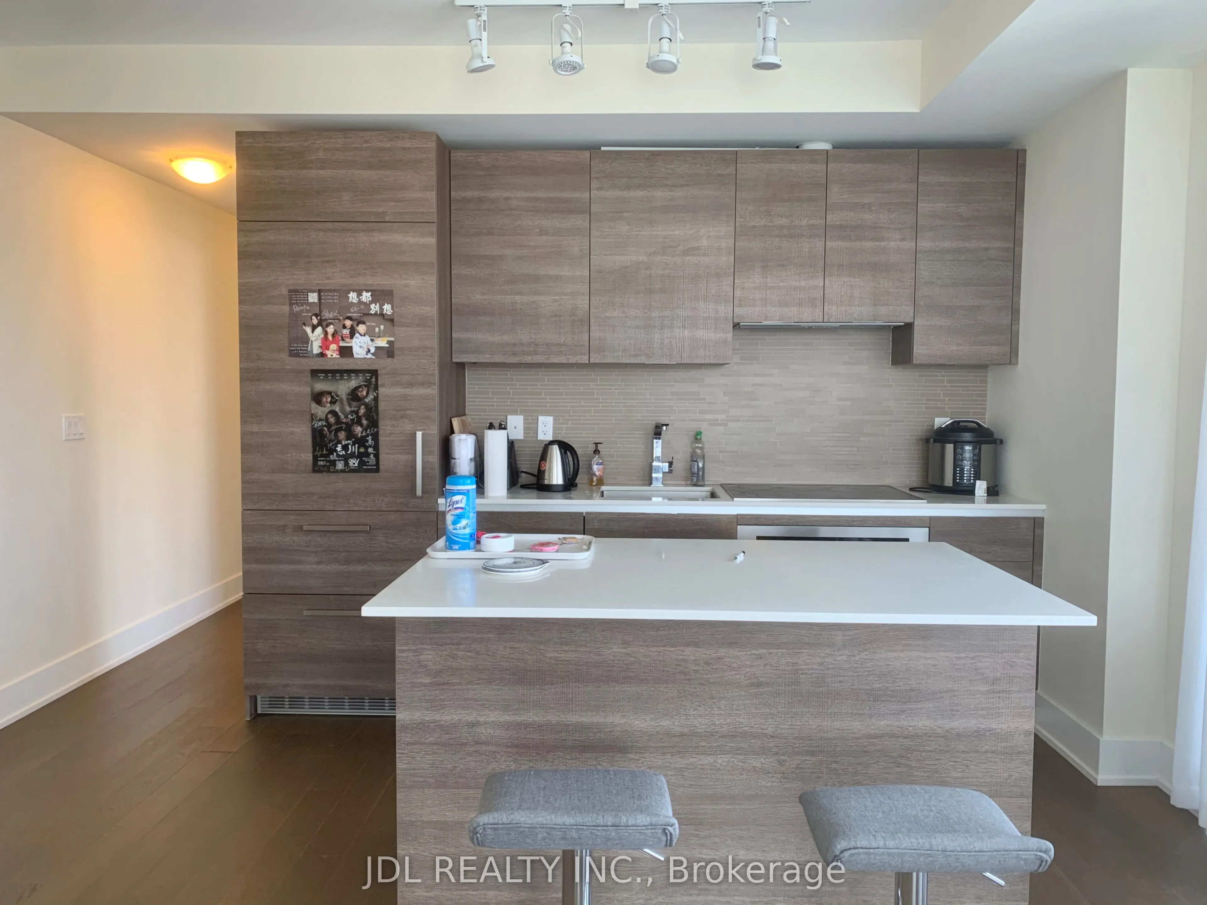200 Bloor Street W, #2204