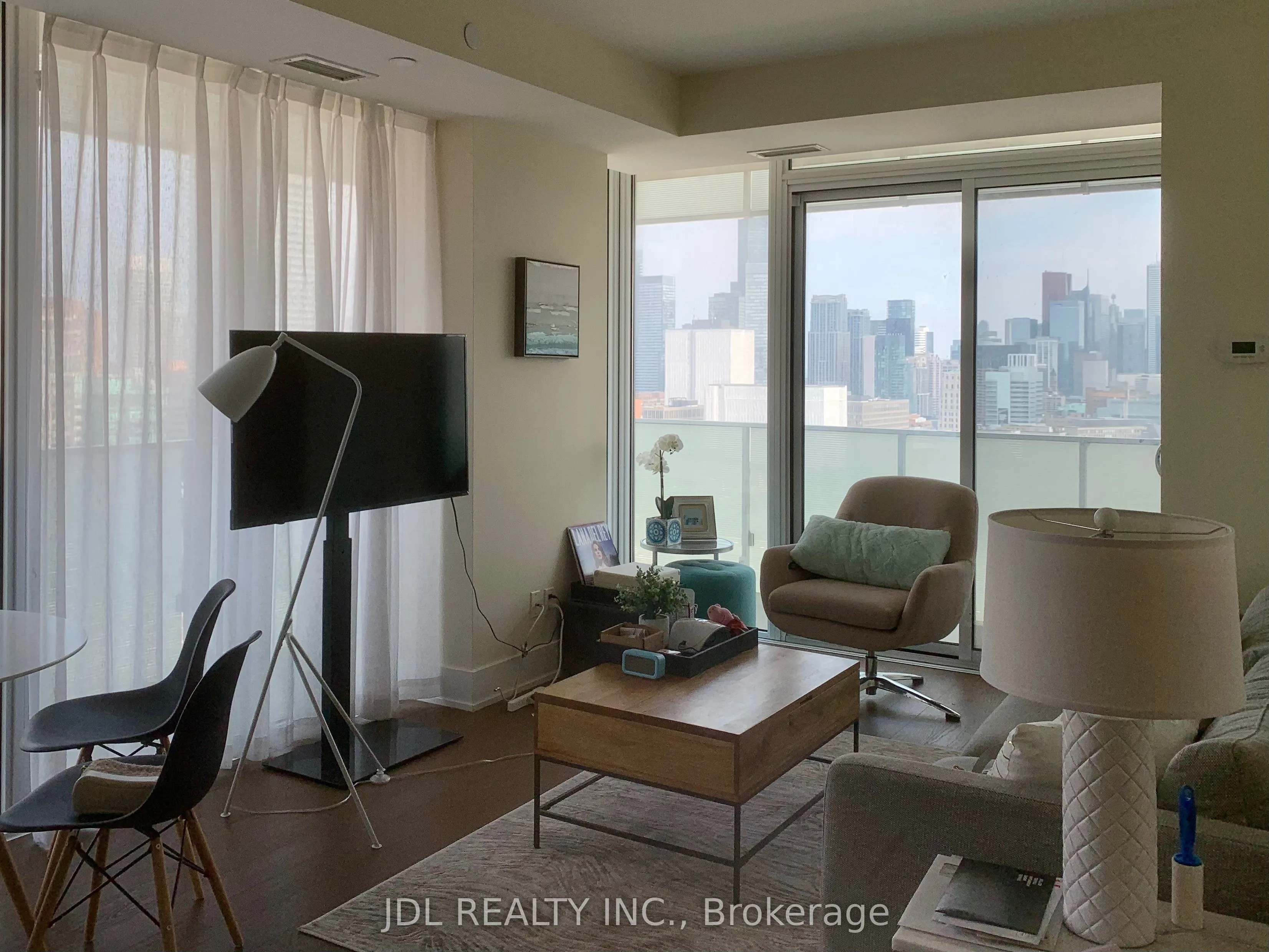 200 Bloor Street W, #2204
