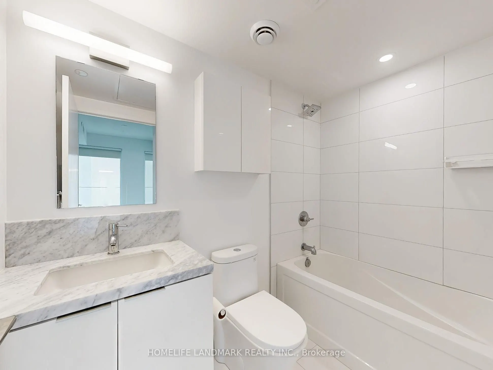 238 Simcoe Street, #403