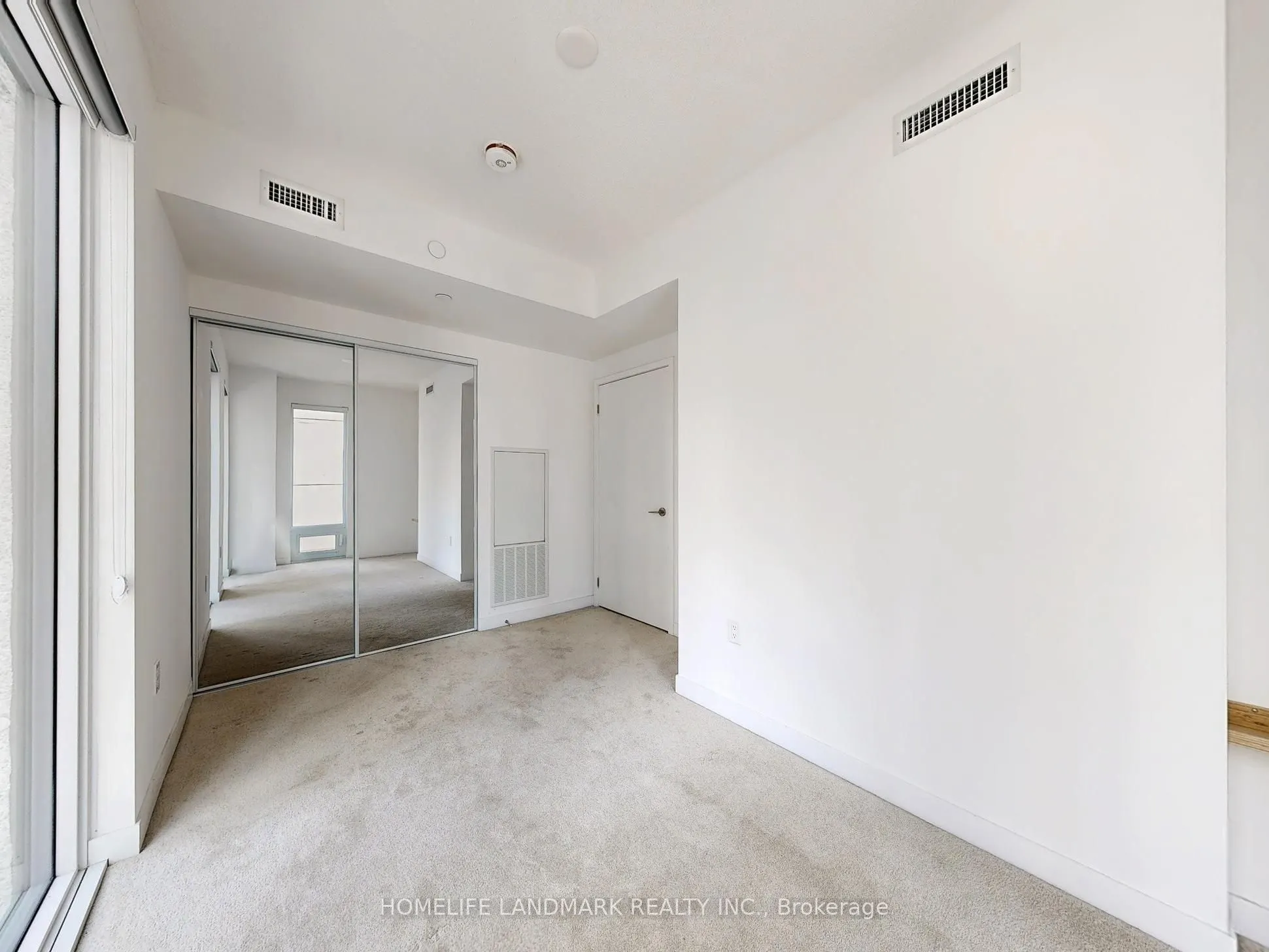 238 Simcoe Street, #403
