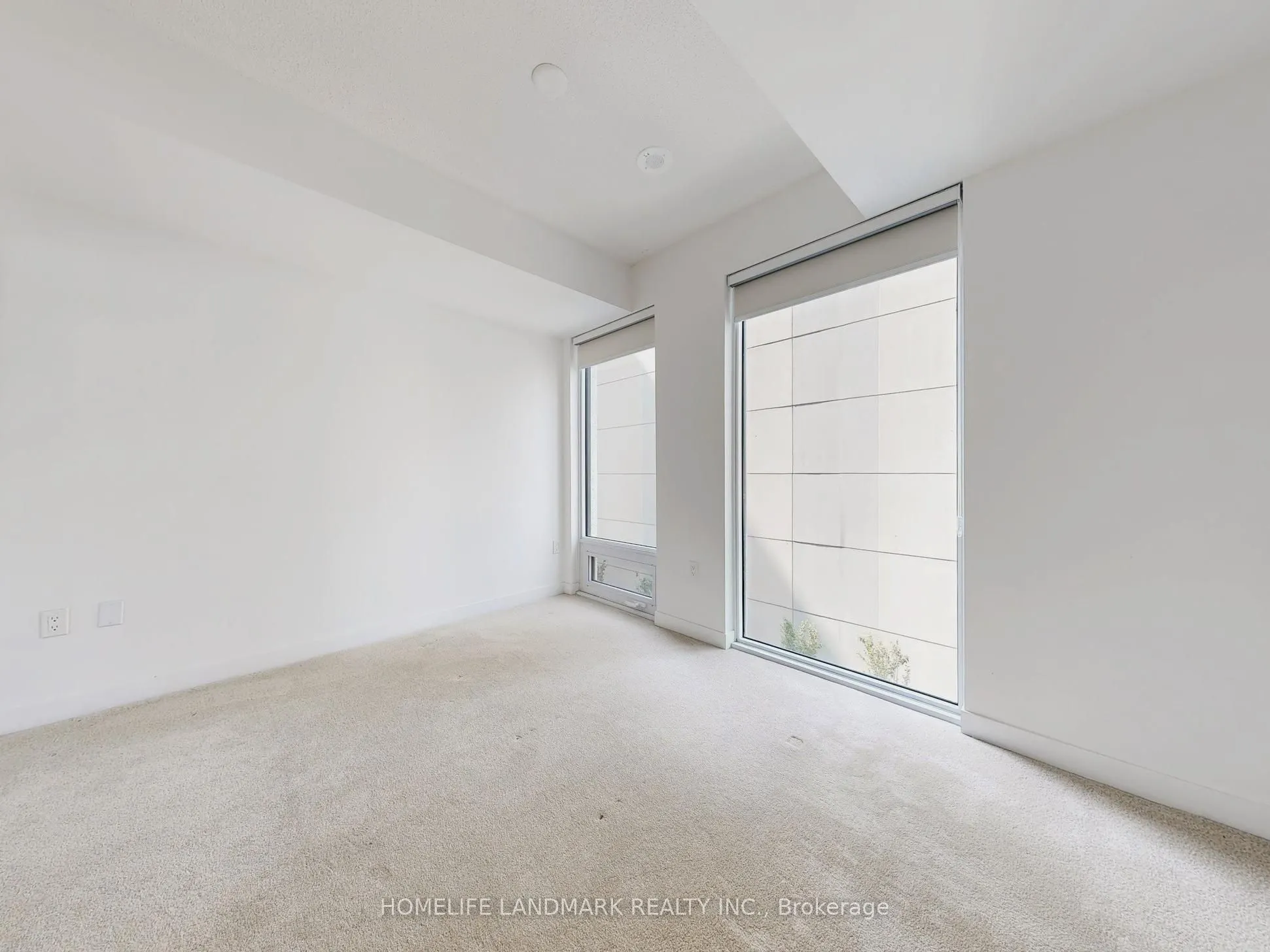 238 Simcoe Street, #403