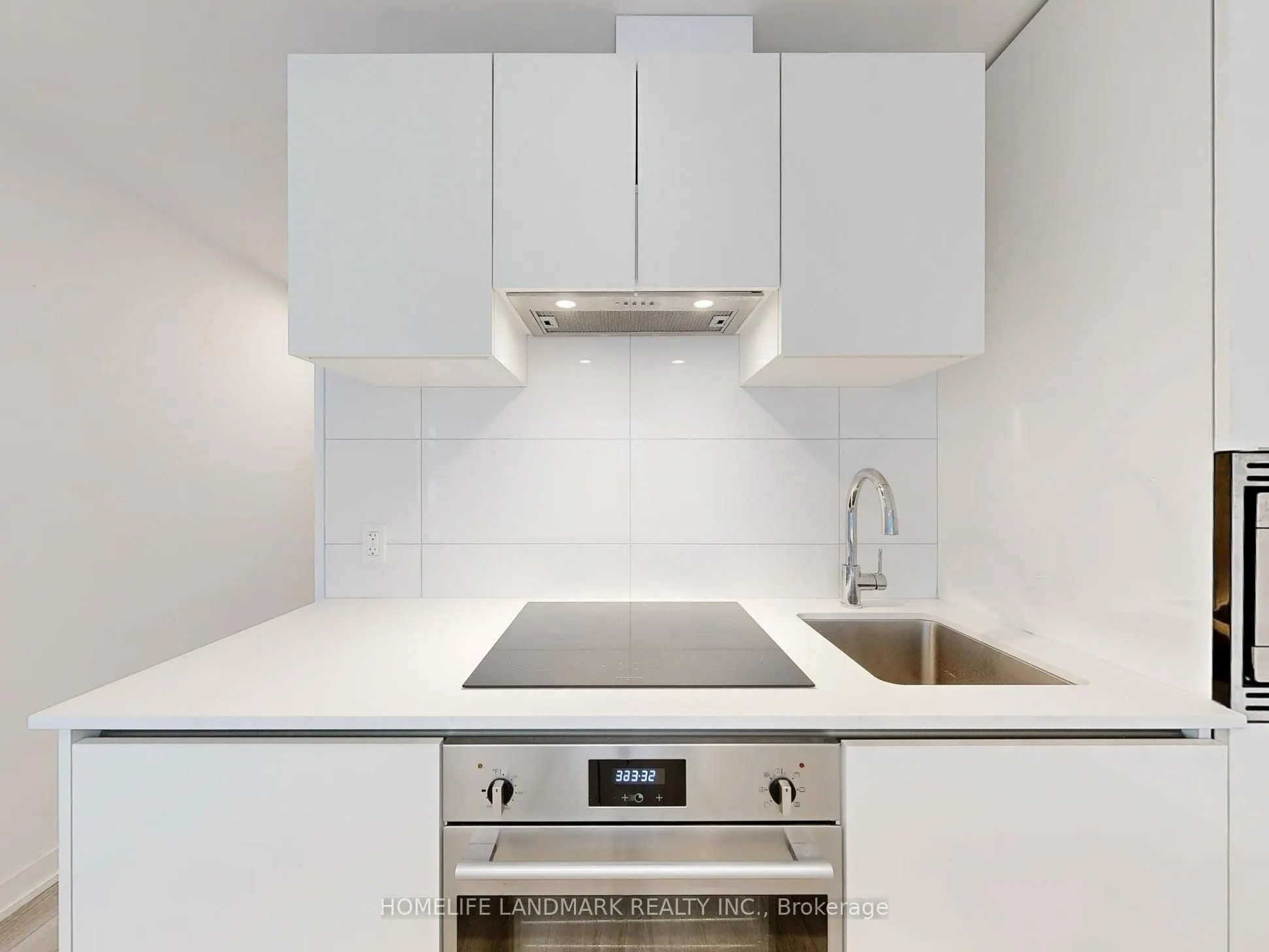 238 Simcoe Street, #403