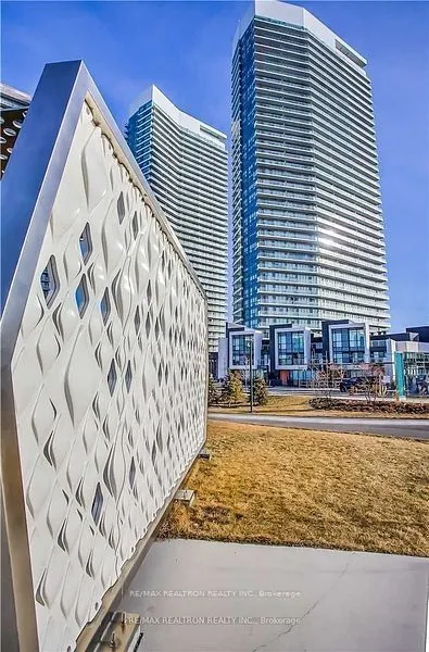 117 McMahon Drive, #3702