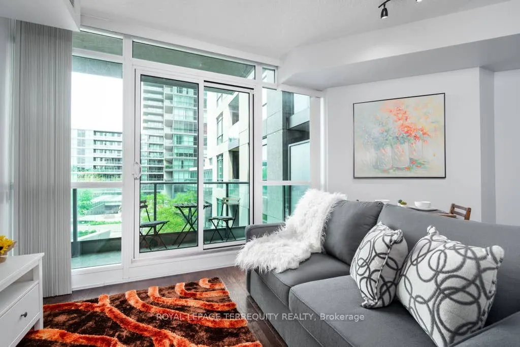 215 FORT YORK Boulevard, #315
