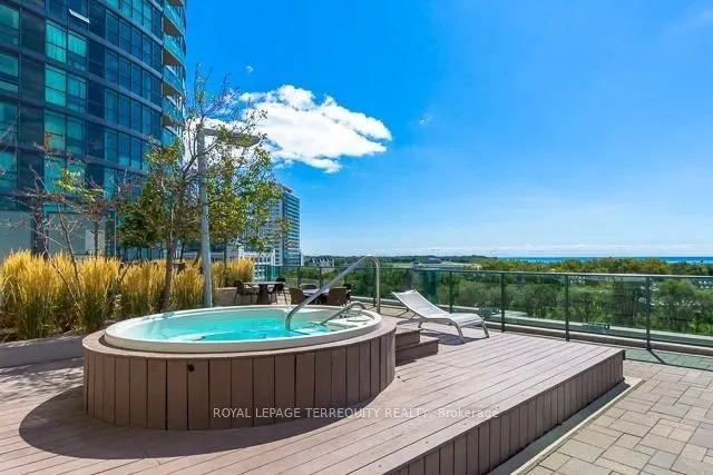 215 FORT YORK Boulevard, #315