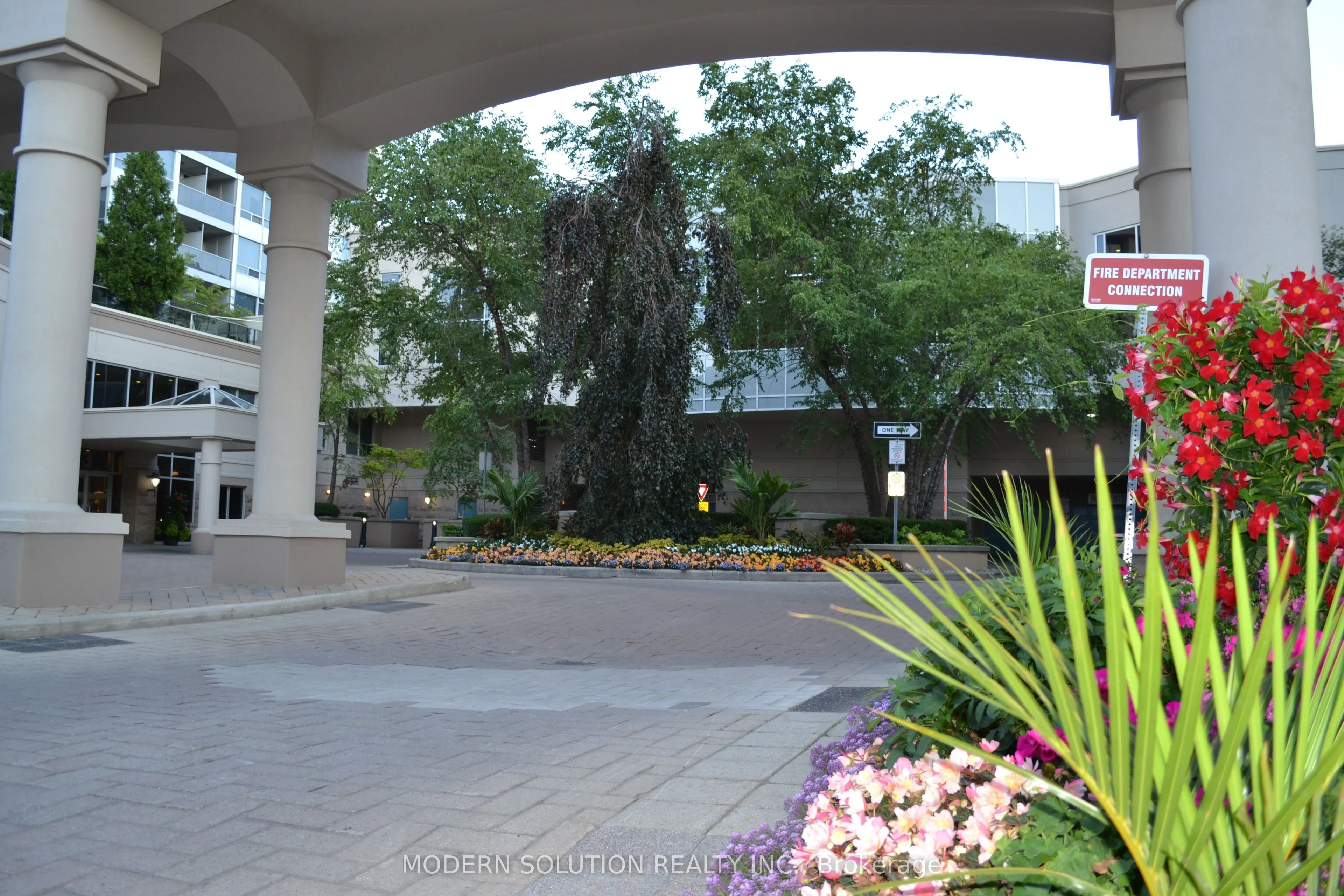 1 Rean Drive, #610